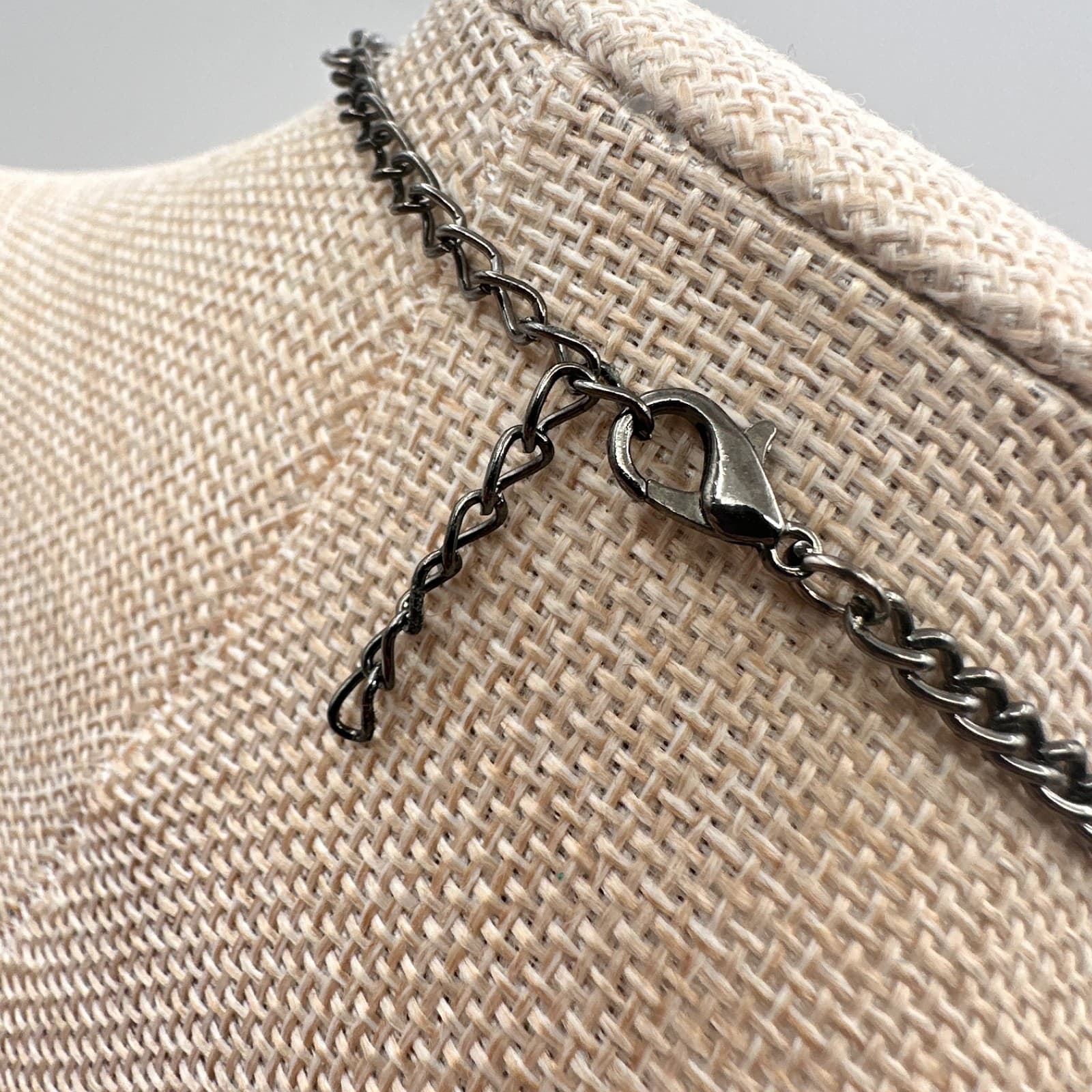 Vintage 90s Silver Tone Layered Chain Necklace Shimmering Faux Pearl Jewelry - Thumbnail 8