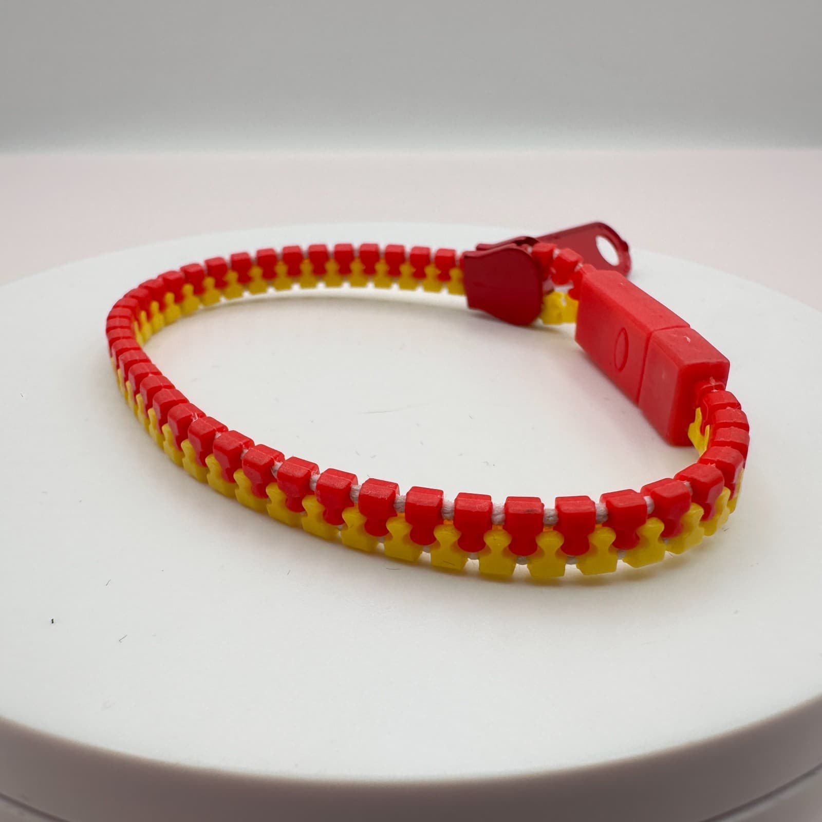 Vintage Y2K Red Yellow Zipper Fidget Bracelet Retro Plastic Classic Jewelry - Thumbnail 2