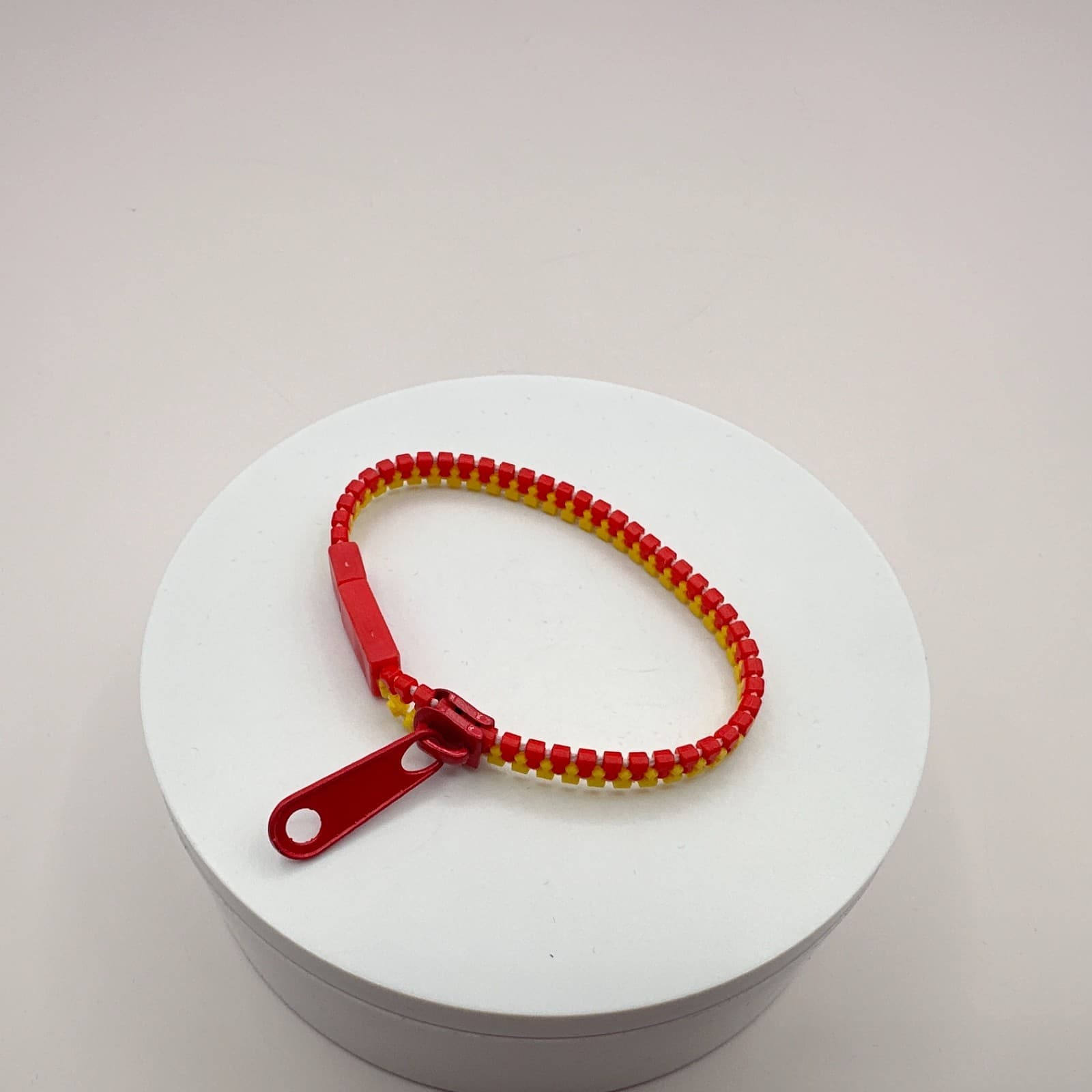Vintage Y2K Red Yellow Zipper Fidget Bracelet Retro Plastic Classic Jewelry - Thumbnail 5