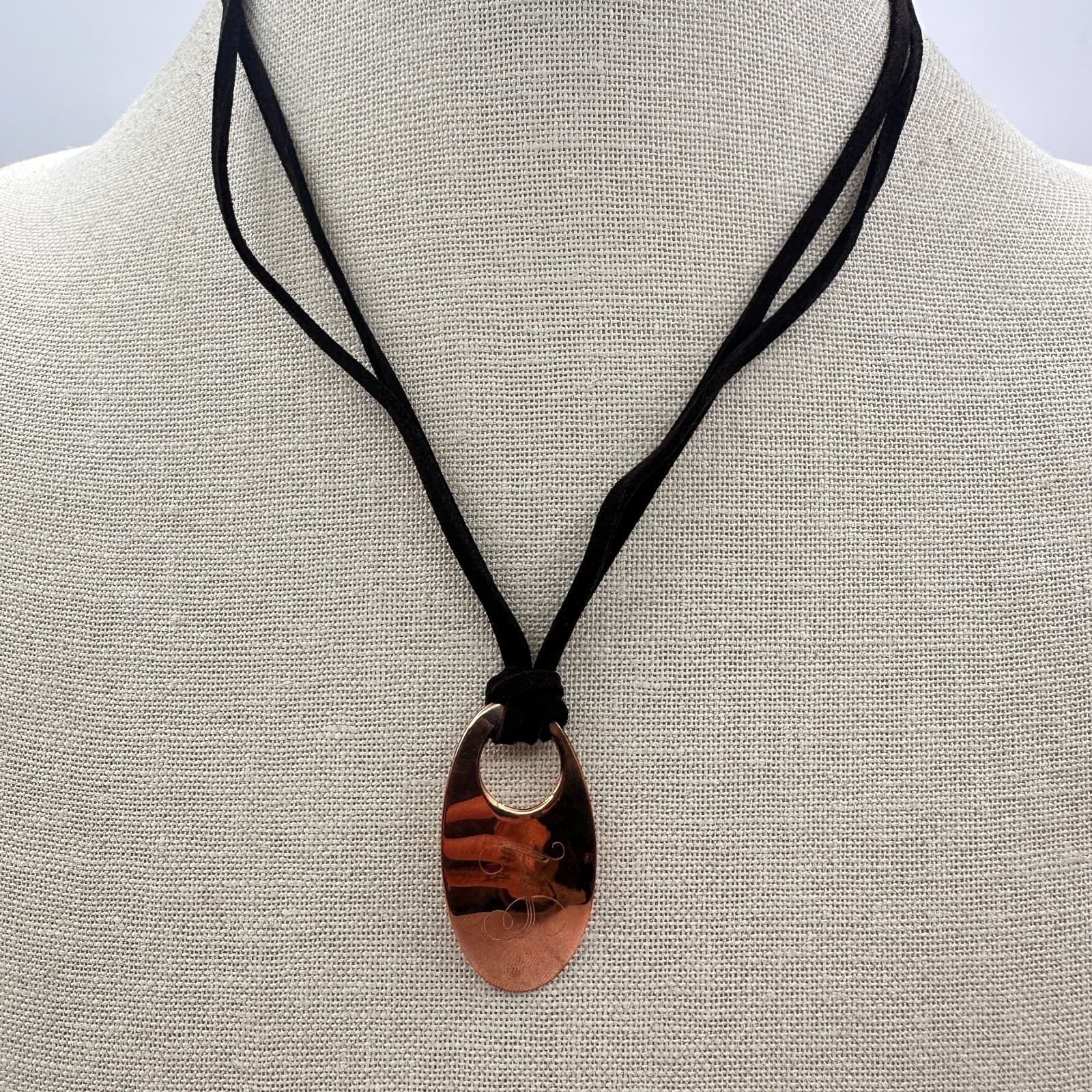 Vintage 90s Copper Monogram Initial T Pendant Necklace Black Suede Cord Jewelry - Thumbnail 3