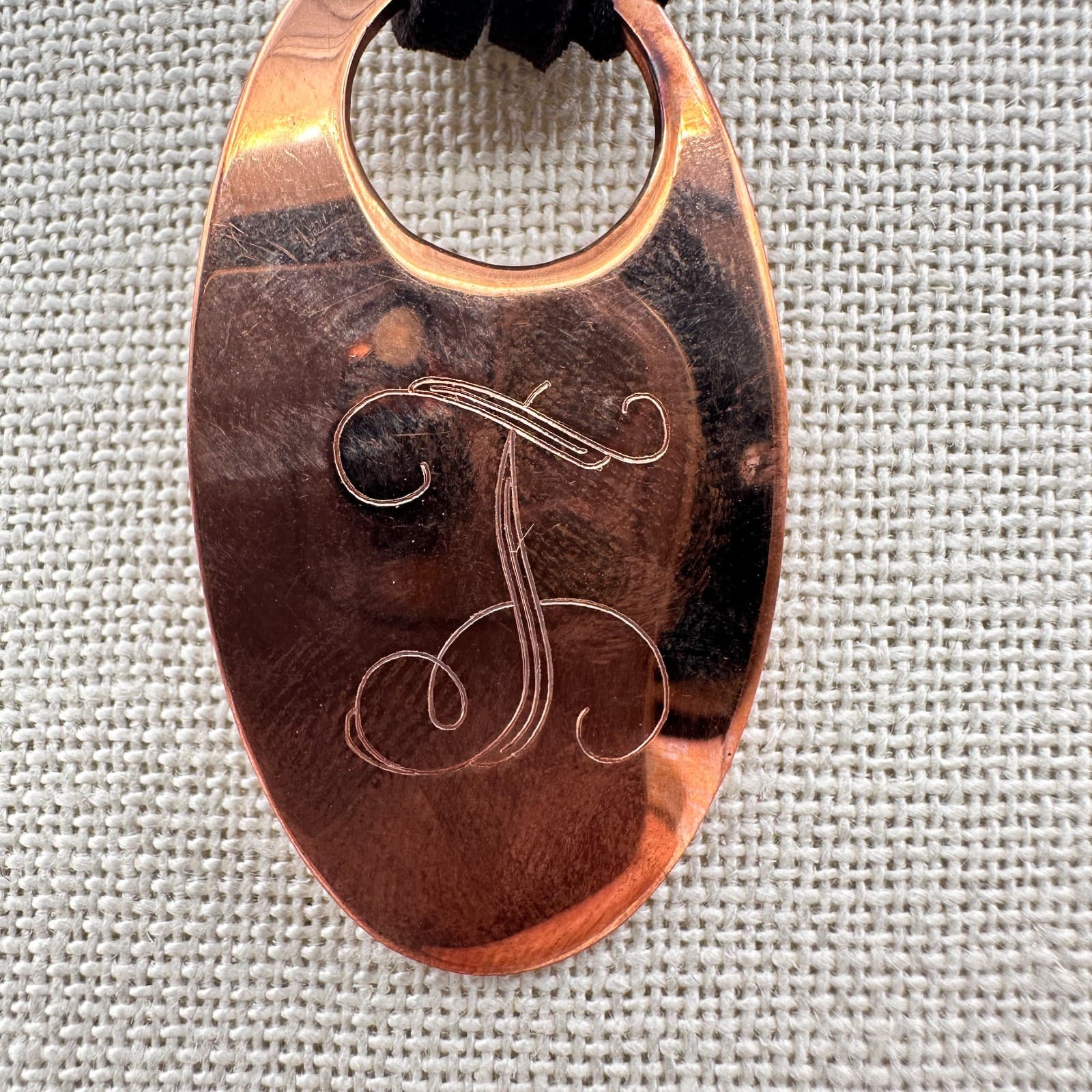Vintage 90s Copper Monogram Initial T Pendant Necklace Black Suede Cord Jewelry - Thumbnail 5