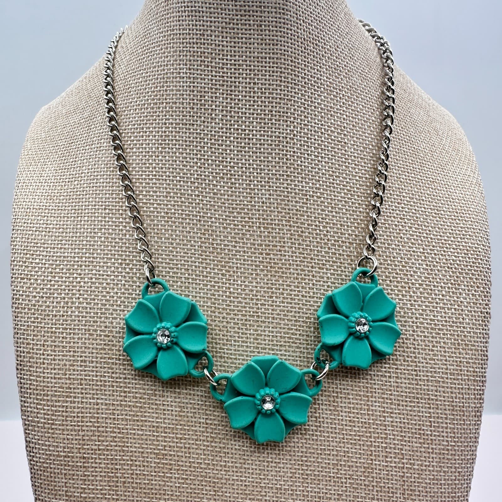 Vintage Y2K Silver Tone Chain Clear Rhinestone Floral Necklace Statement Jewelry - Thumbnail 3