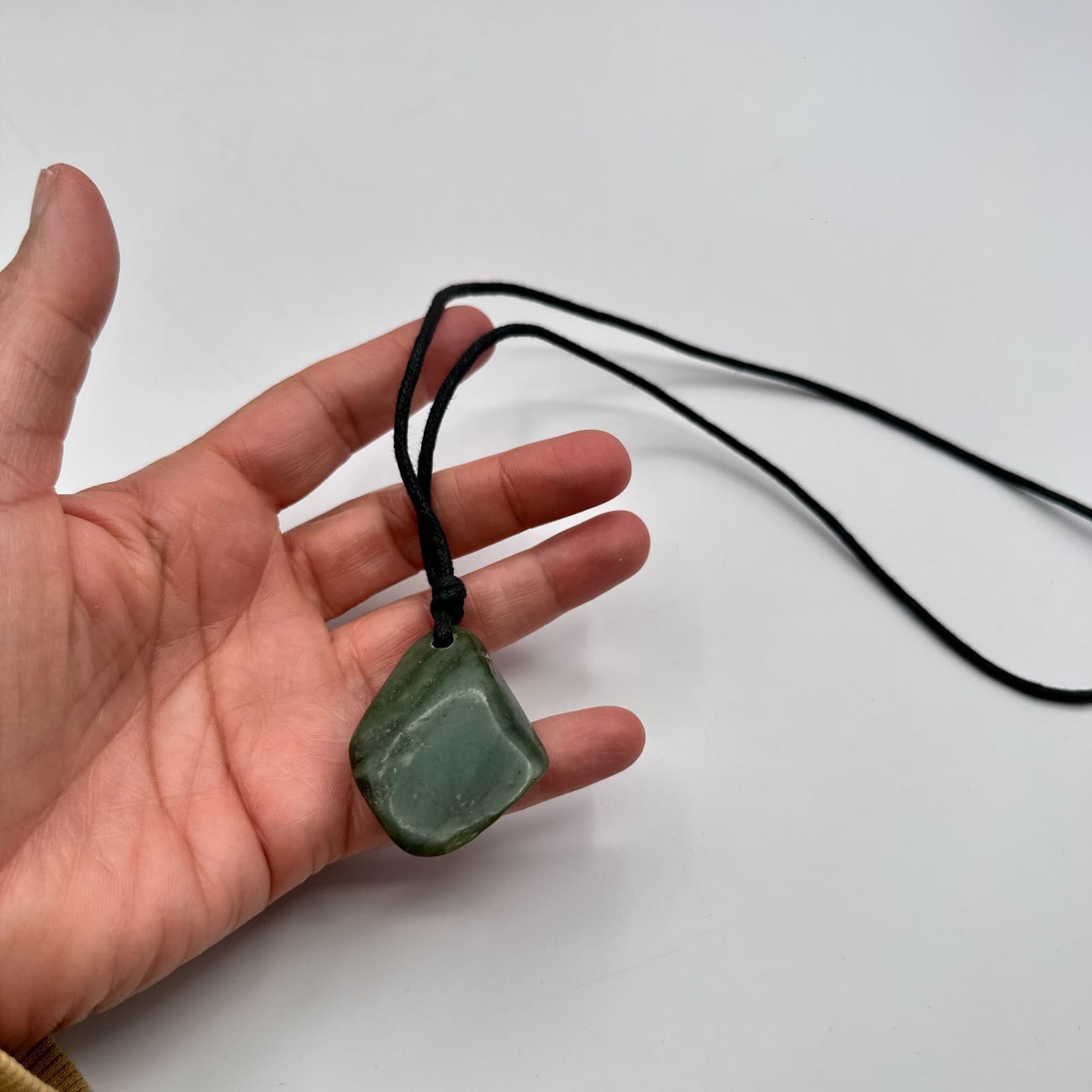 Vintage 90s Women Hand Carved Dark Green Nephrite Jade Pendant Necklace Jewelry - Thumbnail 3