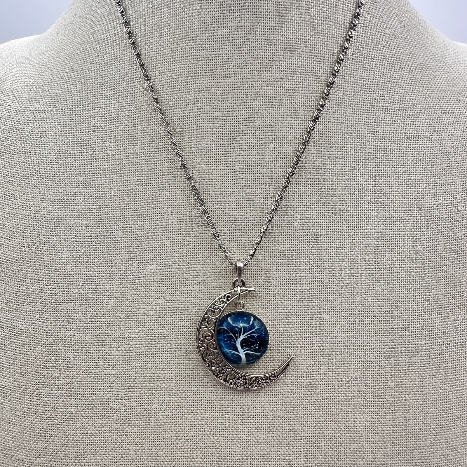 Vintage 90s Silver Tone Moon Tree of Life Pendant Necklace Women's Jewelry - Thumbnail 5