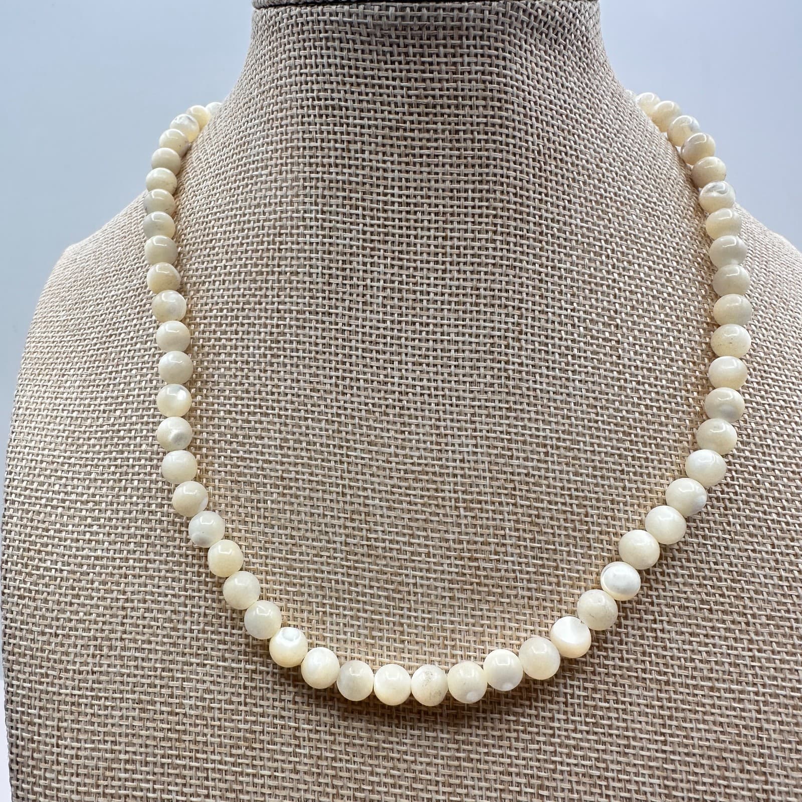 Vintage 90s White Mother of Pearl Bead Necklace Boho Fashion Women's Jewelry - Image 1