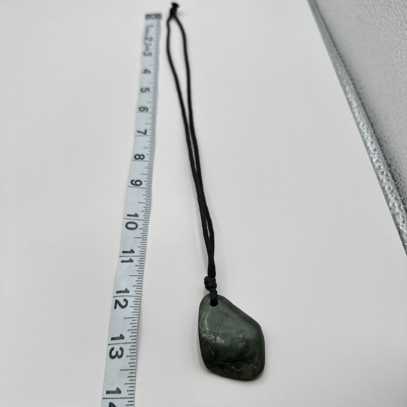 Vintage 90s Women Hand Carved Dark Green Nephrite Jade Pendant Necklace Jewelry - Thumbnail 6