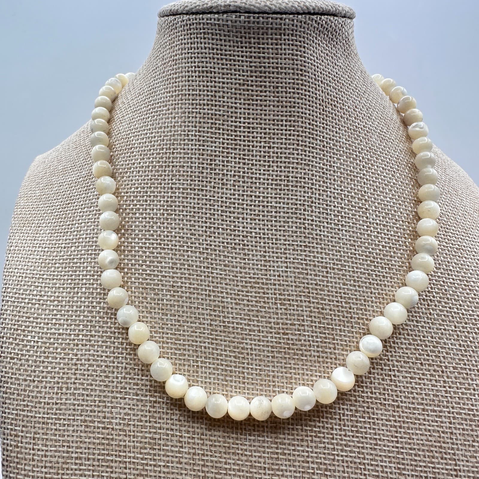 Vintage 90s White Mother of Pearl Bead Necklace Boho Fashion Women's Jewelry - Thumbnail 4