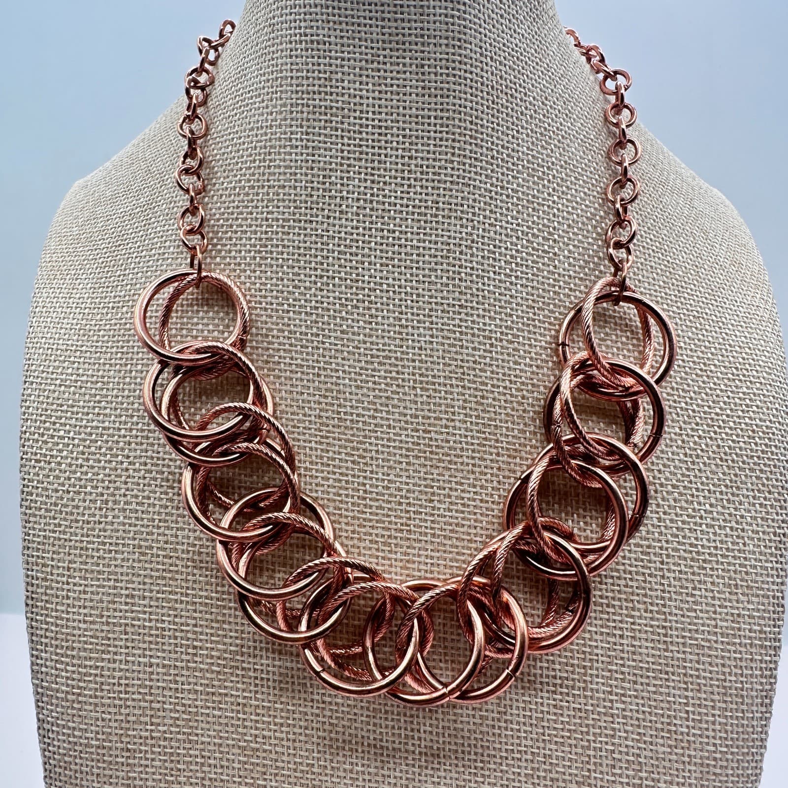 VTG 90s Rose Gold Interlocking Circle Link Statement Necklace Women's Jewelry - Thumbnail 5