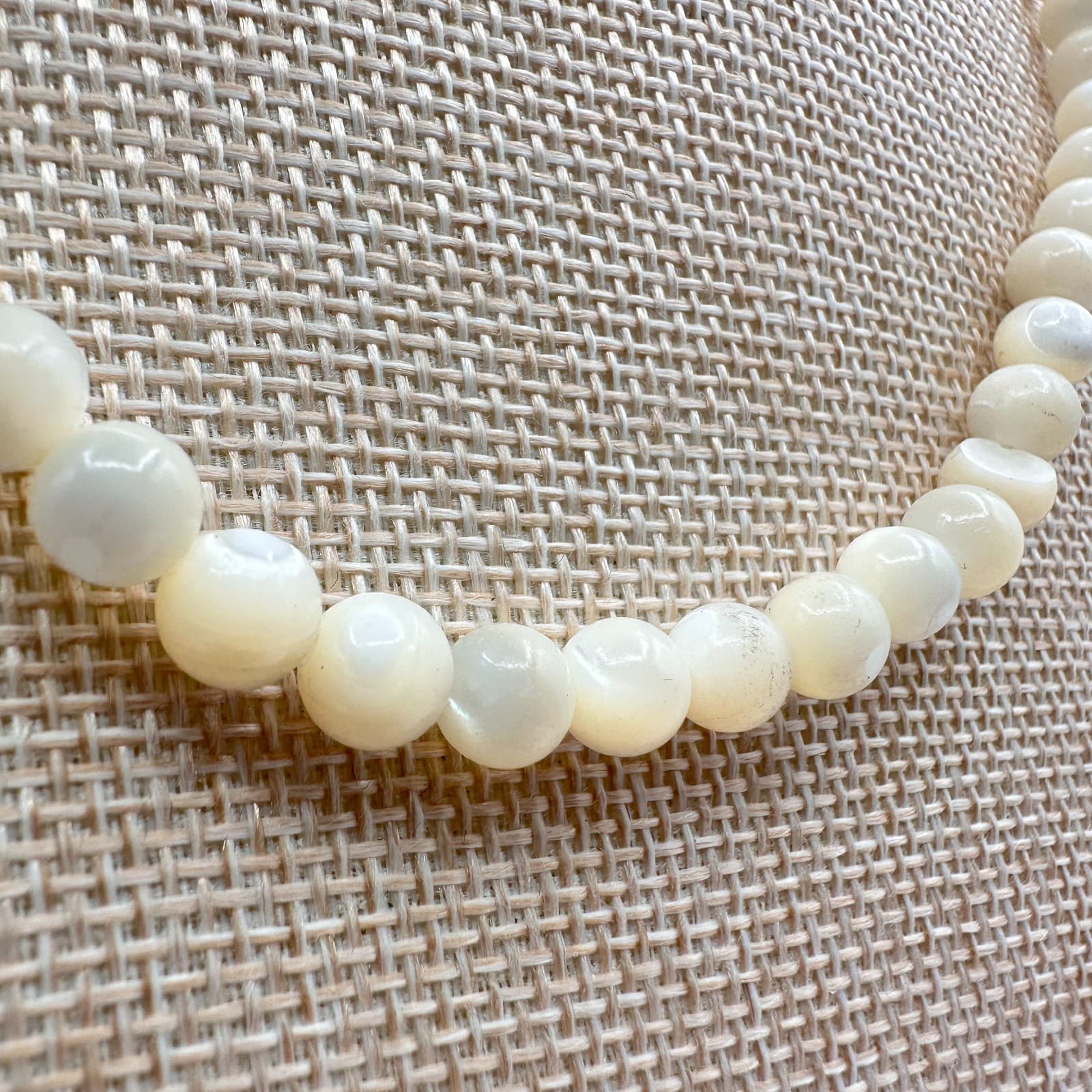 Vintage 90s White Mother of Pearl Bead Necklace Boho Fashion Women's Jewelry - Thumbnail 3