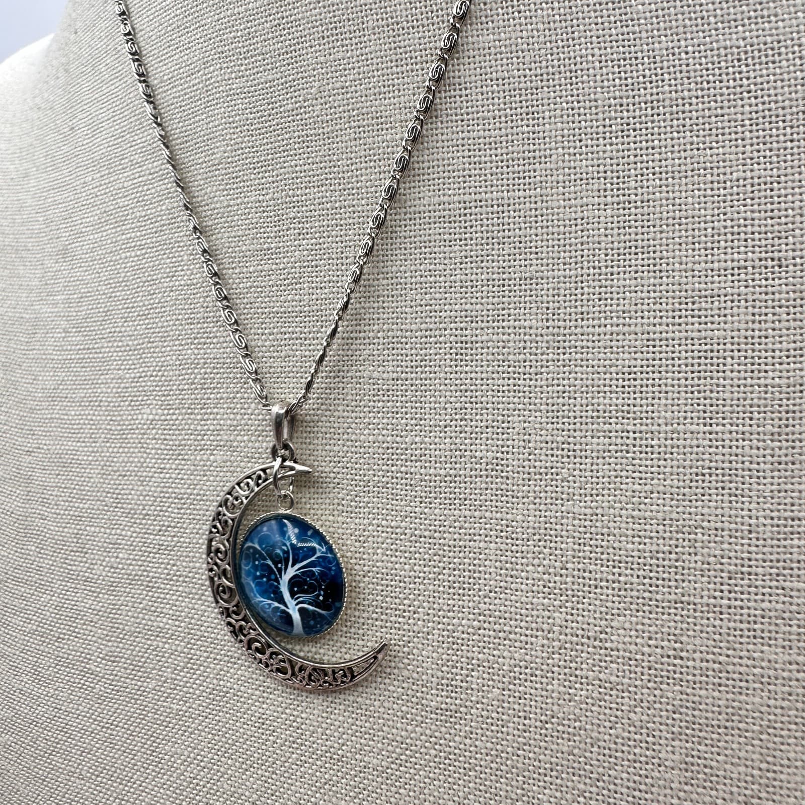 Vintage 90s Silver Tone Moon Tree of Life Pendant Necklace Women's Jewelry - Thumbnail 7