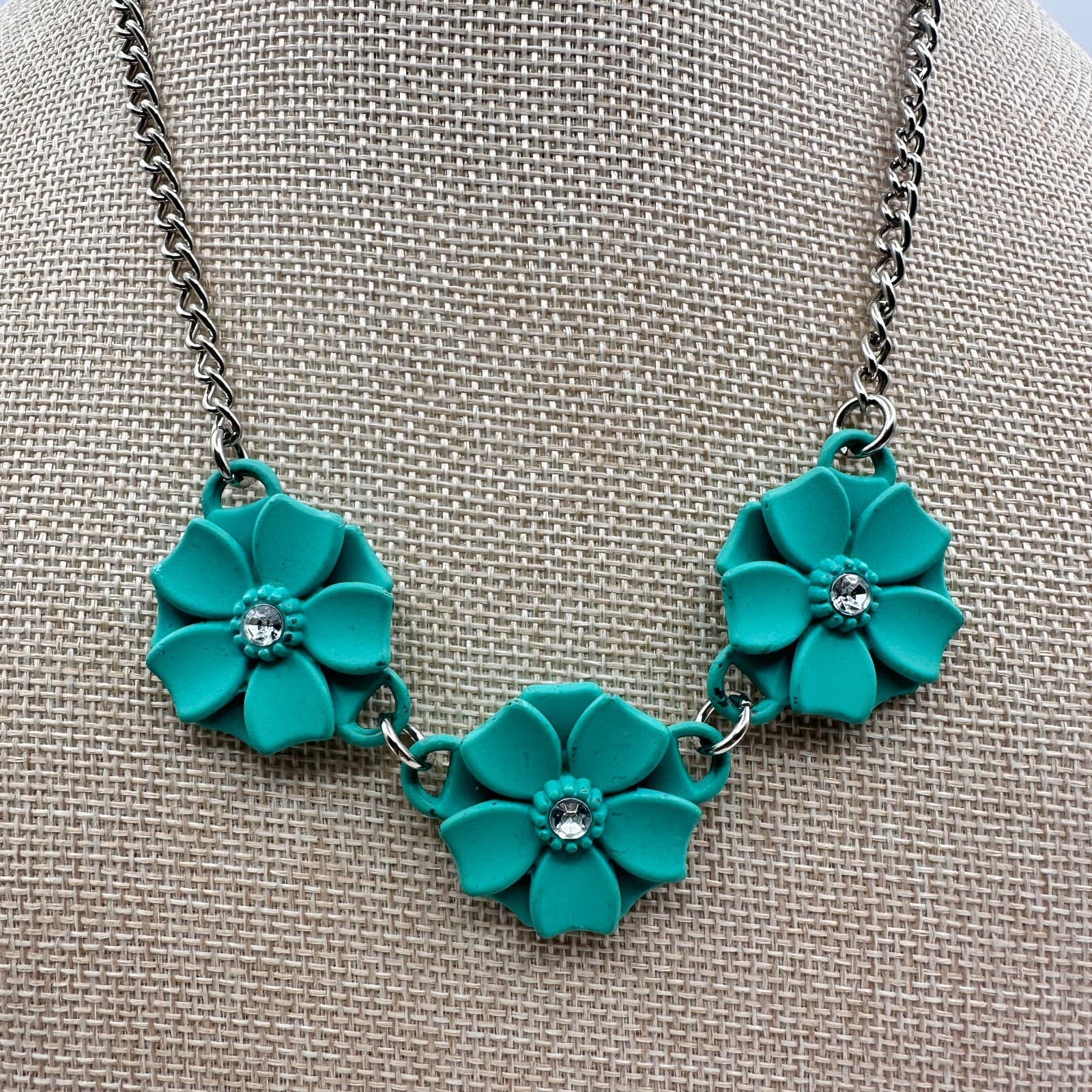 Vintage Y2K Silver Tone Chain Clear Rhinestone Floral Necklace Statement Jewelry - Image 1