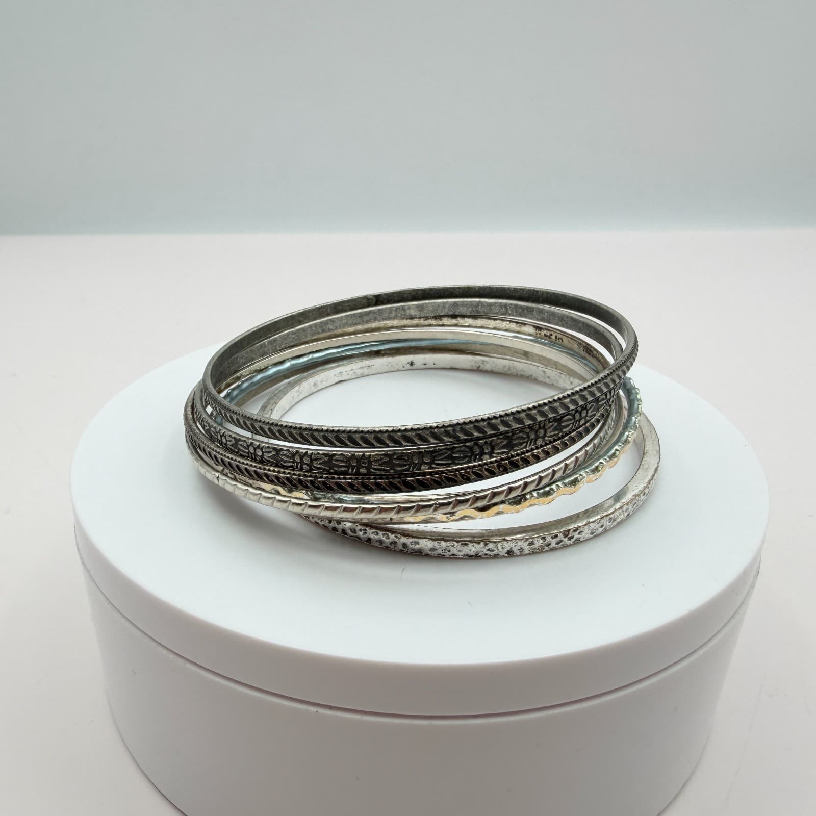 Vintage Y2K Silver Tone Textured Bangle Set Boho Women's Classic Jewelry - Thumbnail 2