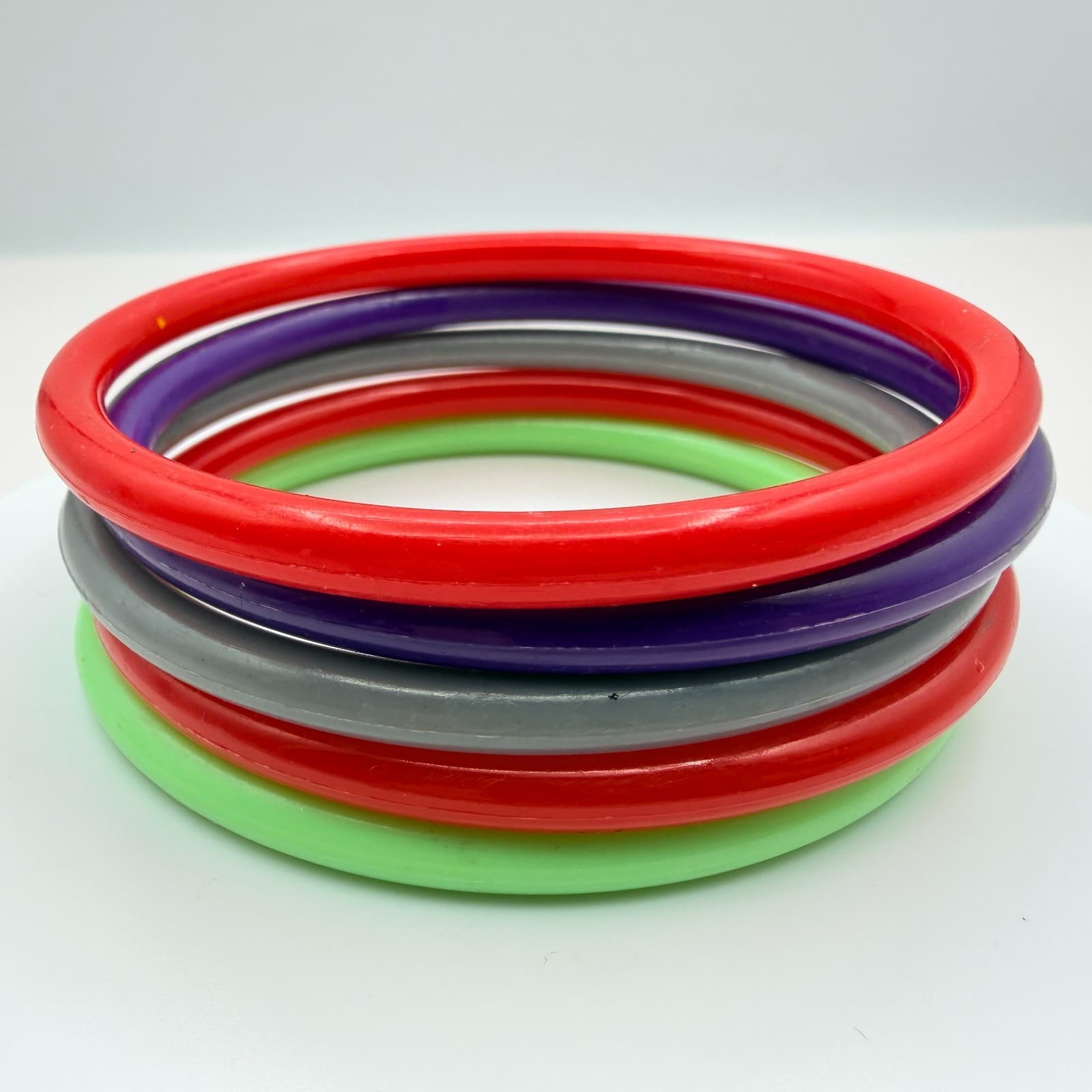 Vintage Y2K Plastic Acrylic Bangles Set Boho Women's Classic Fashion Jewelry - Image 1
