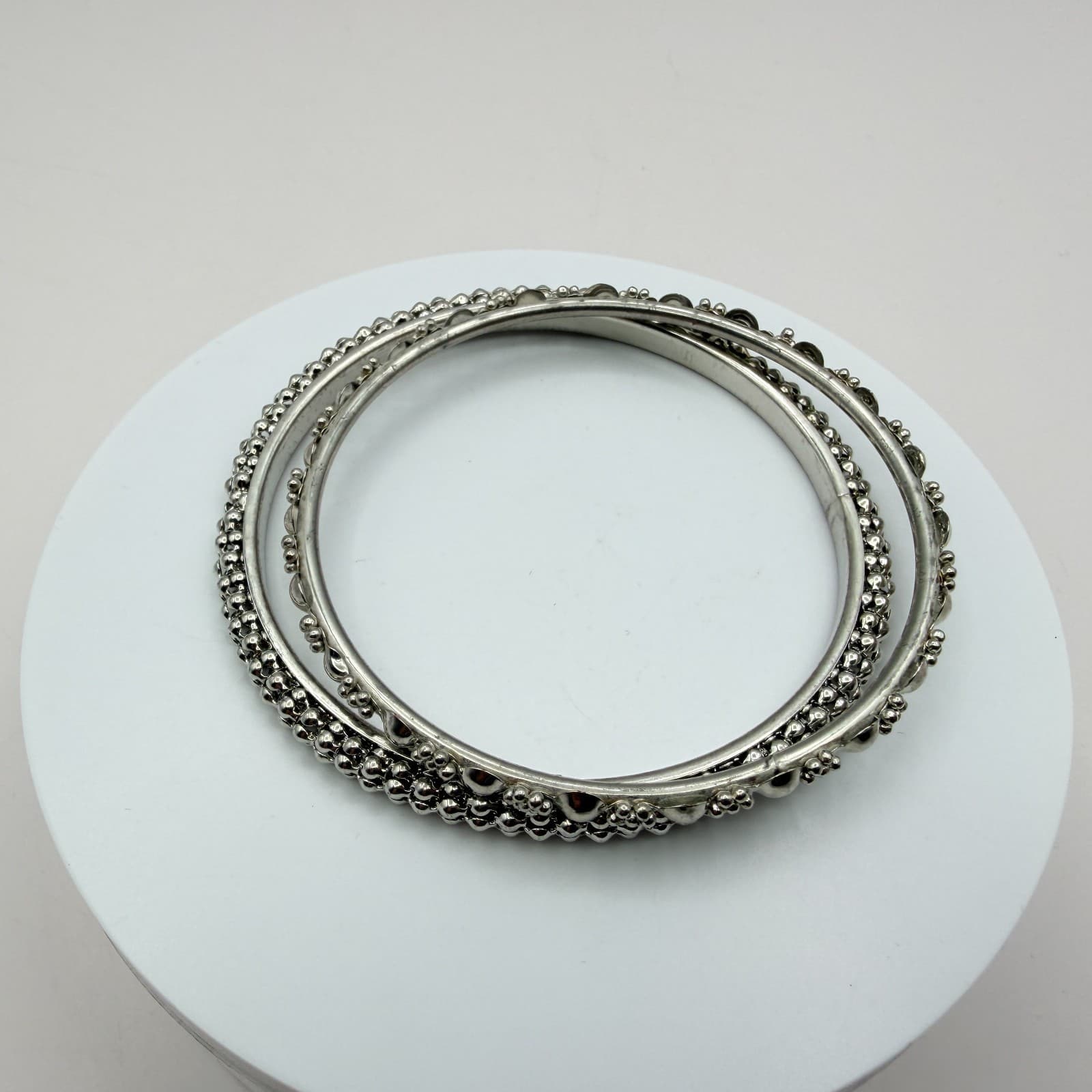 Vintage Y2K Silver Tone Textured Bangle Boho Women's Classic Fashion Jewelry - Thumbnail 4