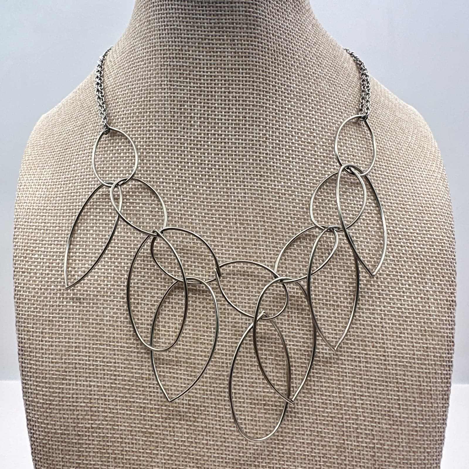 Vintage 90s Silver Tone Link Bib Statement Necklace Women's Classic Jewelry - Thumbnail 3