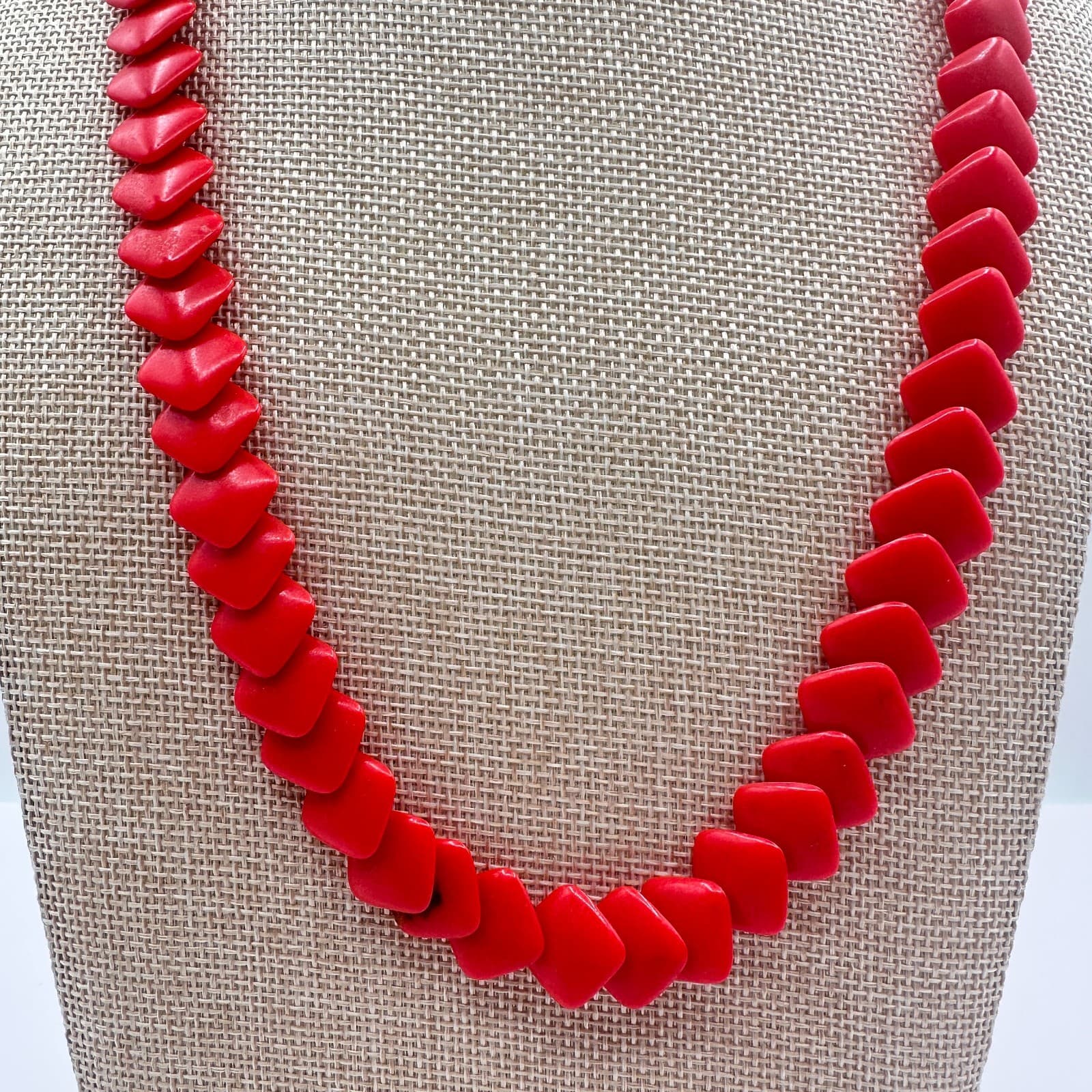 Vintage 70s Women Red Square Bead Statement Necklace Smooth Matte Finish Jewelry - Thumbnail 8