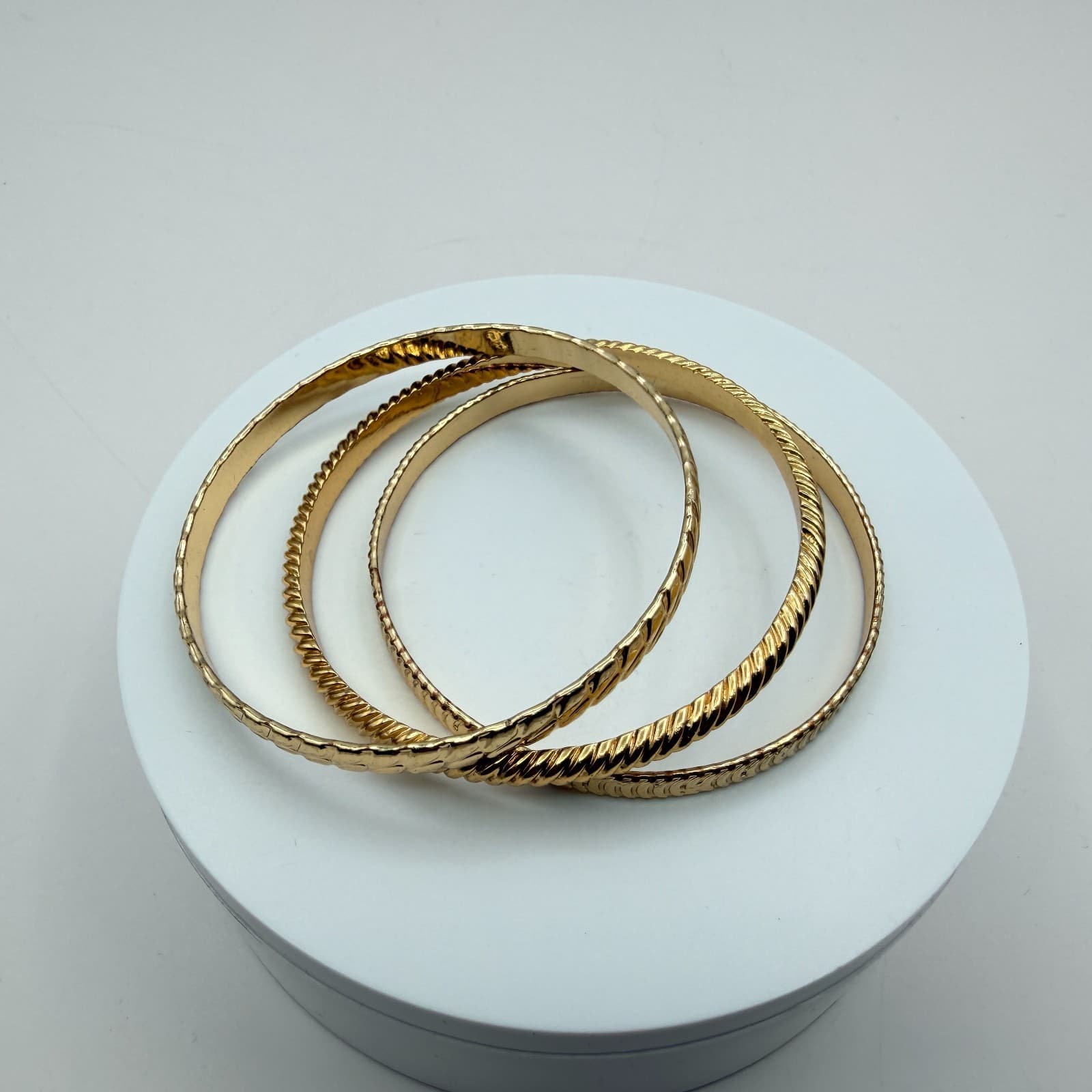 Vintage Y2K Gold Tone Textured Bangle Set Boho Women's Classic Fashion Jewelry - Thumbnail 3