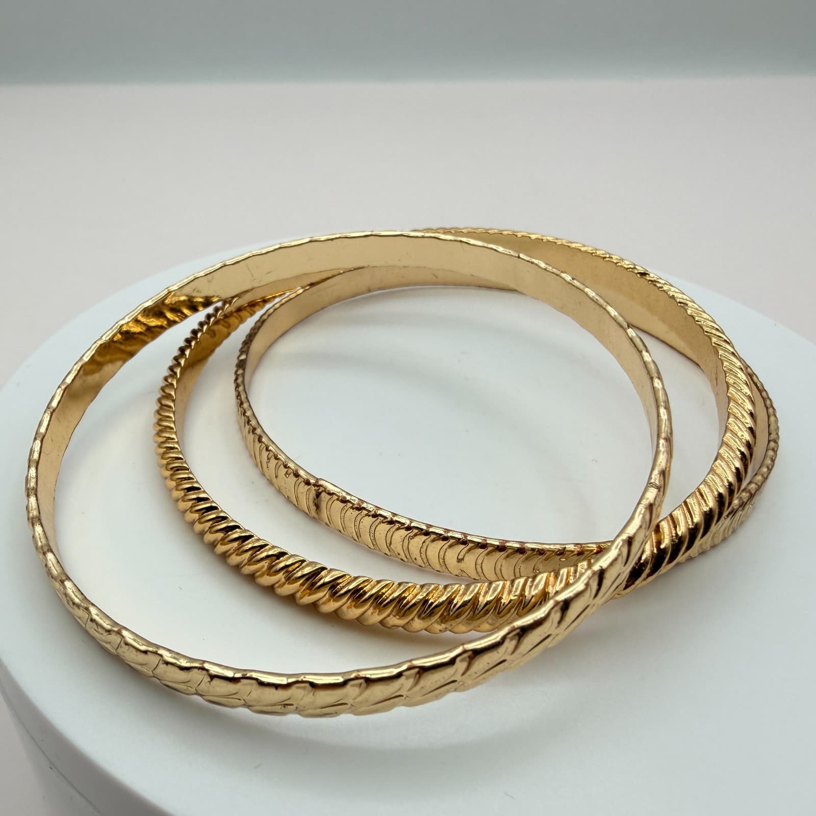 Vintage Y2K Gold Tone Textured Bangle Set Boho Women's Classic Fashion Jewelry - Thumbnail 5