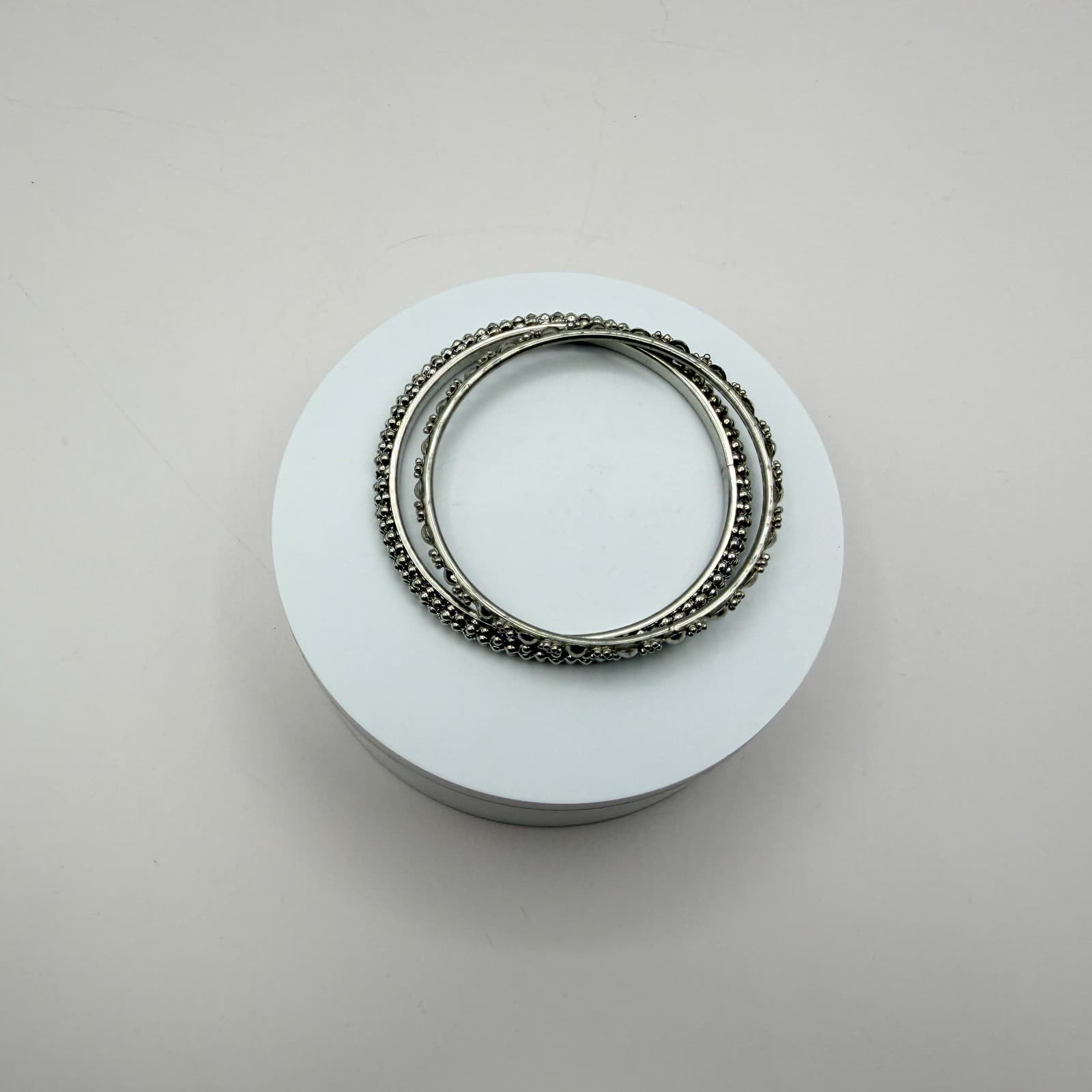 Vintage Y2K Silver Tone Textured Bangle Boho Women's Classic Fashion Jewelry - Thumbnail 7