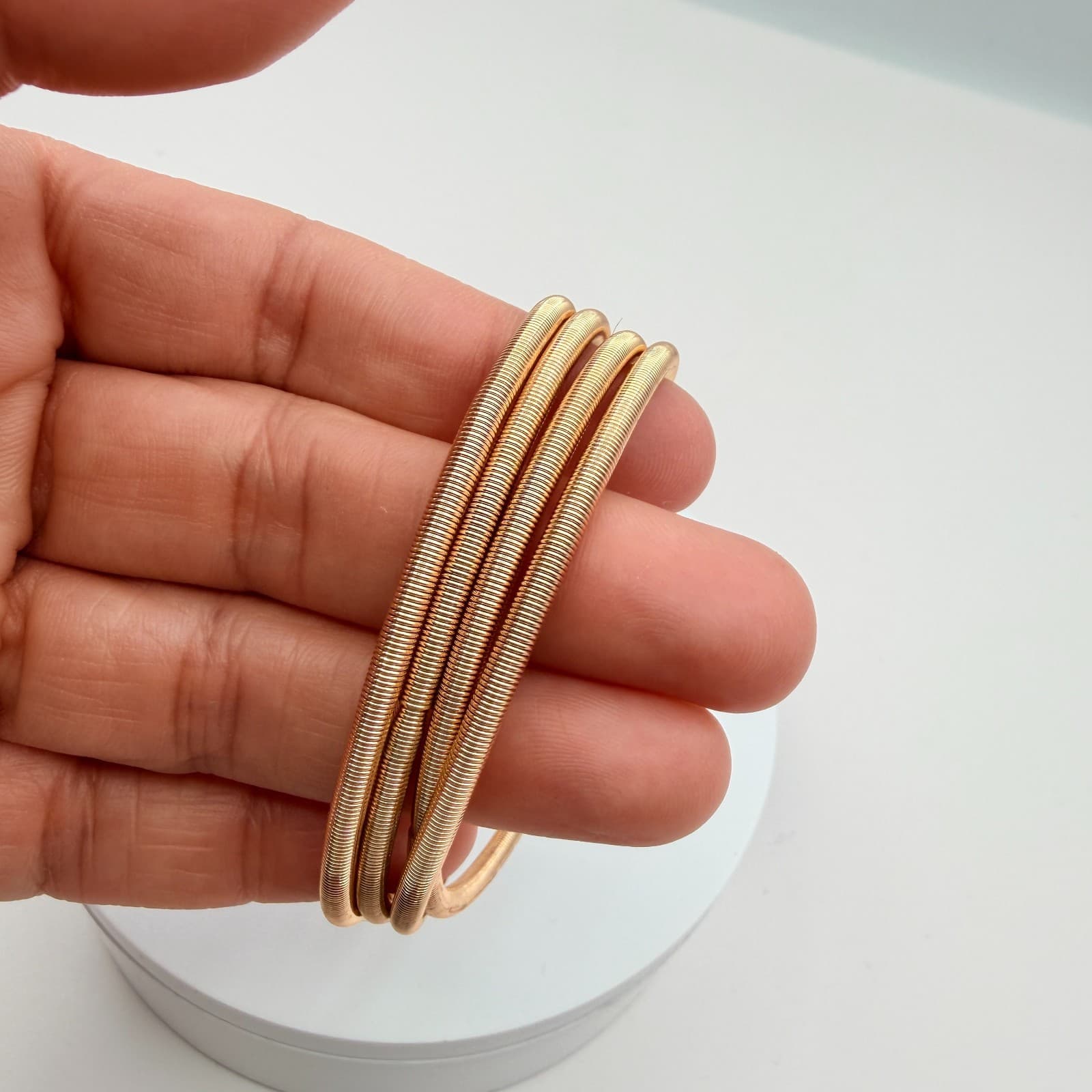 Vintage Y2K Gold Tone Flexible Stretch Bangle Set Women's Classic Jewelry - Thumbnail 7