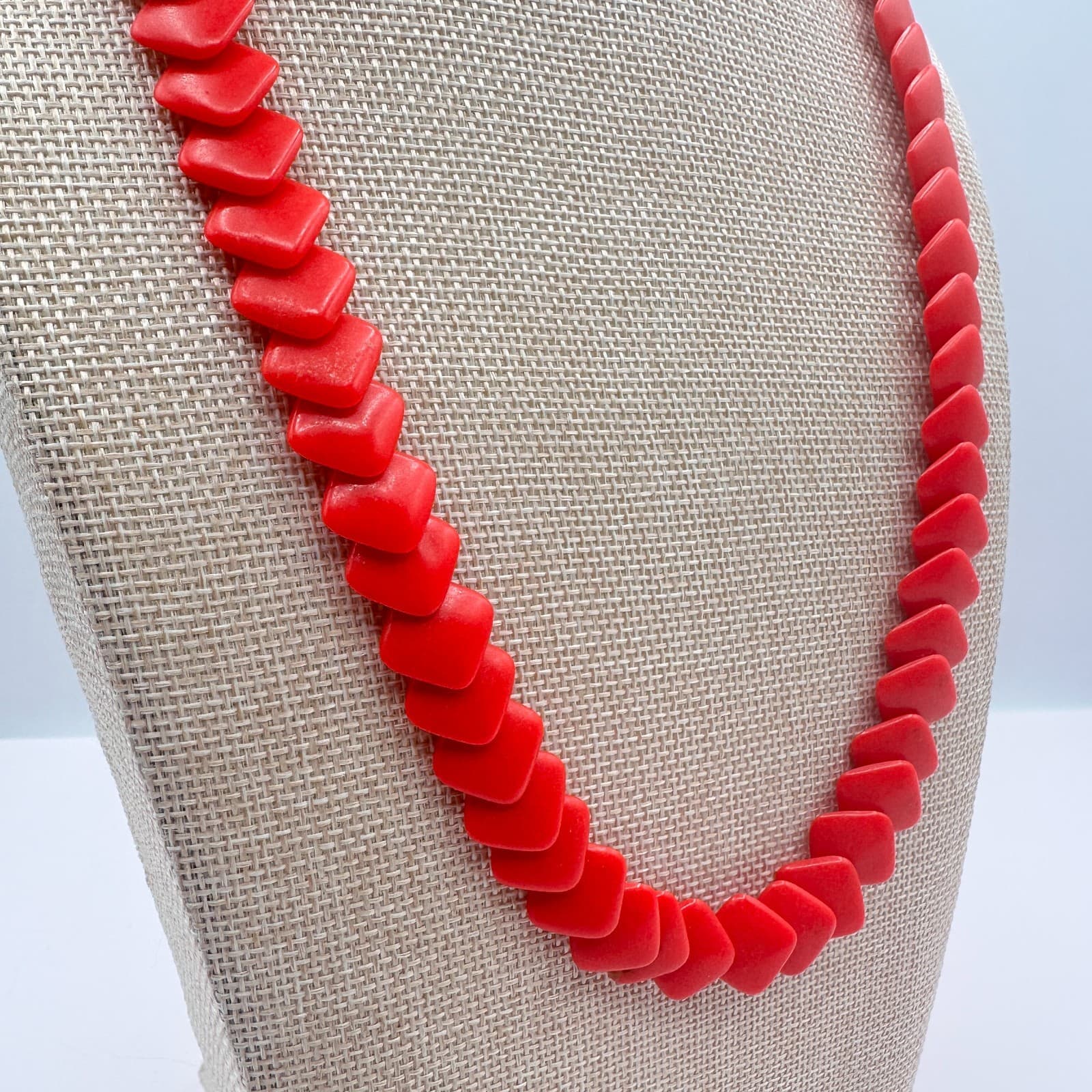 Vintage 70s Women Red Square Bead Statement Necklace Smooth Matte Finish Jewelry - Thumbnail 4