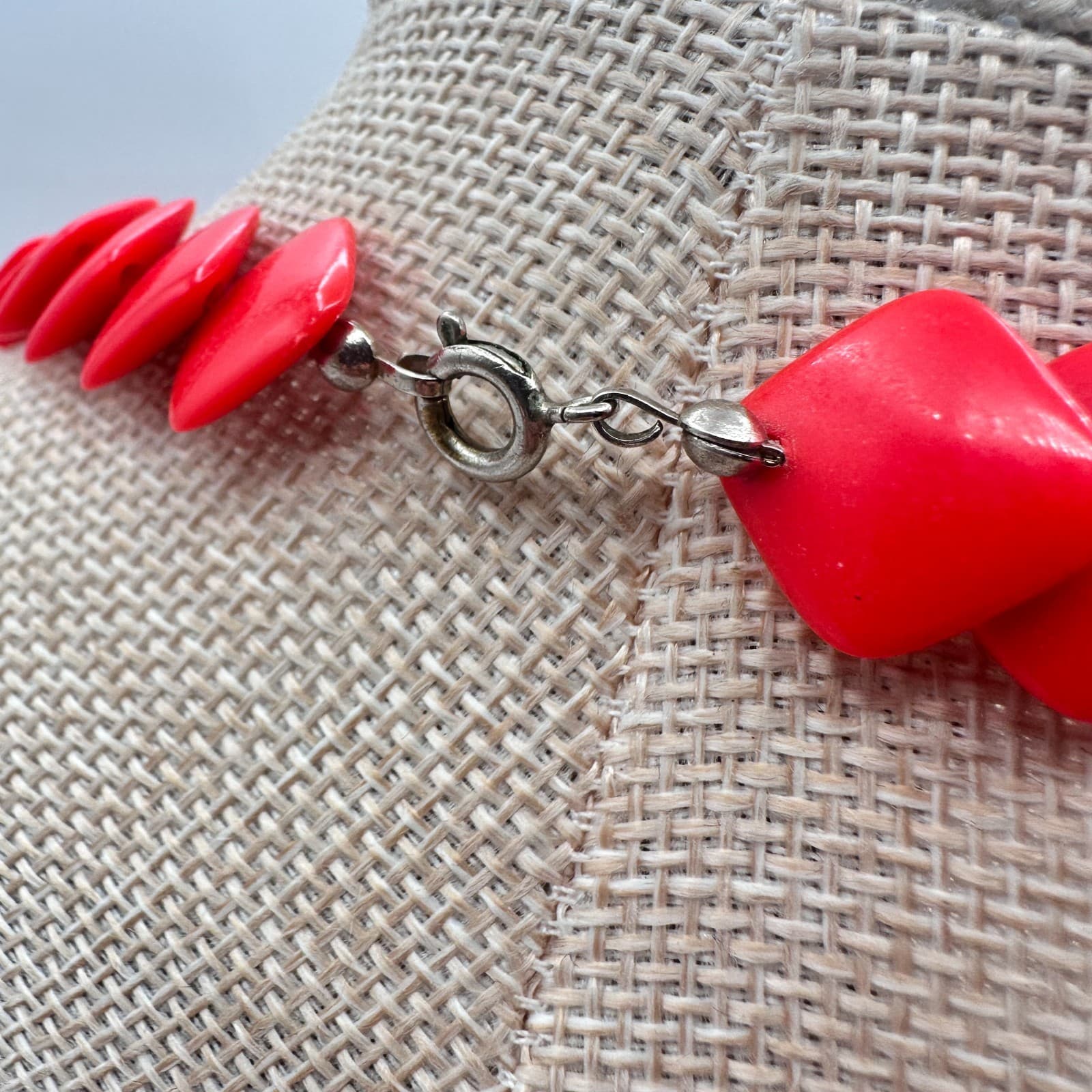 Vintage 70s Women Red Square Bead Statement Necklace Smooth Matte Finish Jewelry - Thumbnail 9
