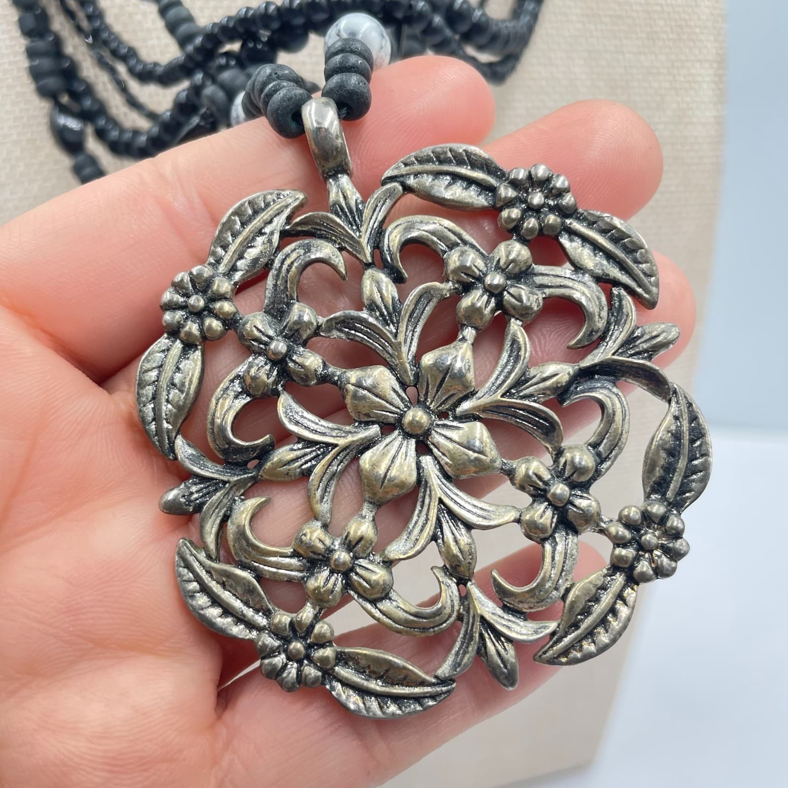 VJ Silver-Tone Multistrand Oxidize Metal Flower Black Beads Bib Lobster Necklace - Thumbnail 7