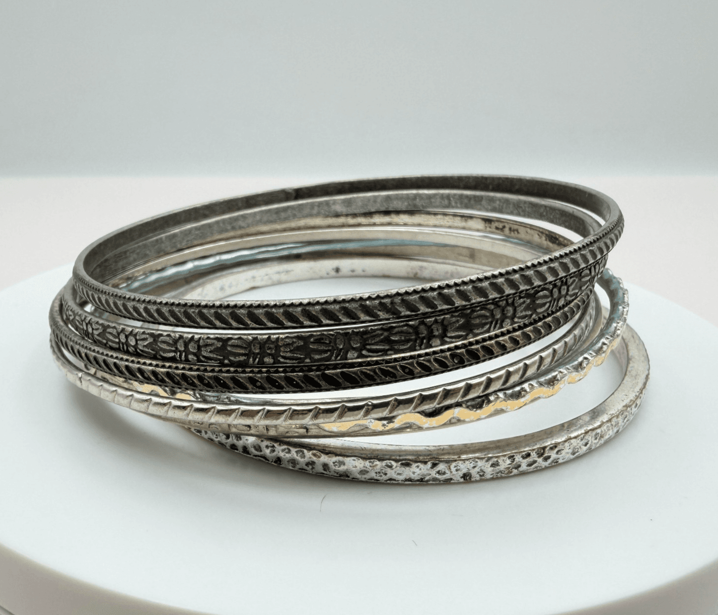 Vintage Y2K Silver Tone Textured Bangle Set Boho Women's Classic Jewelry - Image 1