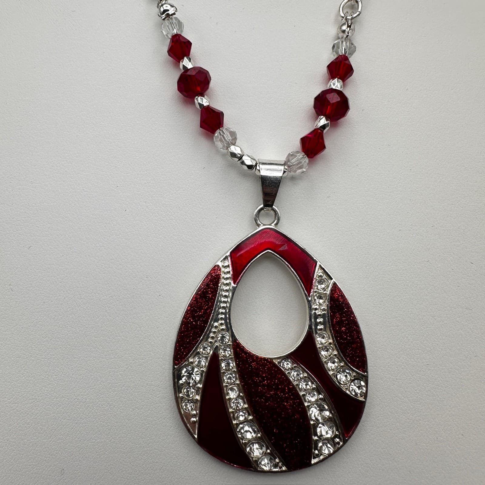 Vintage 90s Red Crystal Teardrop Pendant Necklace Silver Tone Beaded Chain - Thumbnail 4