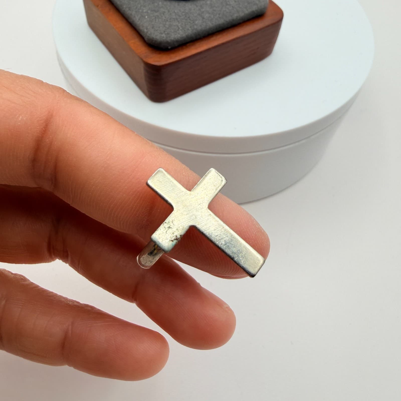 Vintage Y2K Silver Tone Cross Ring Religious Statement Women's Classic Jewelry - Thumbnail 5