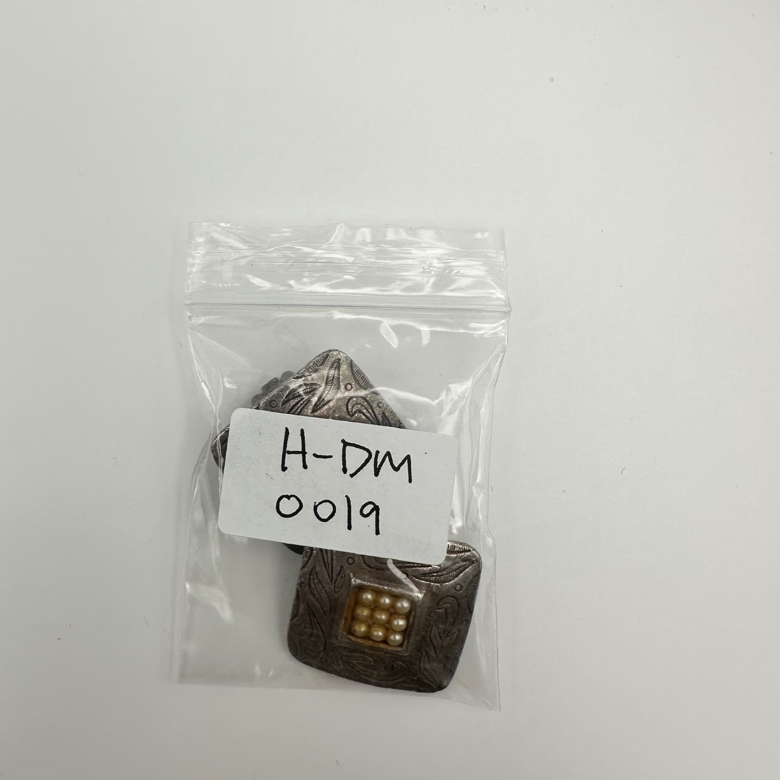 Vintage 90s 80s Square Earrings Pearl Silver Tone Engraved Western Style Jewelry - Thumbnail 9