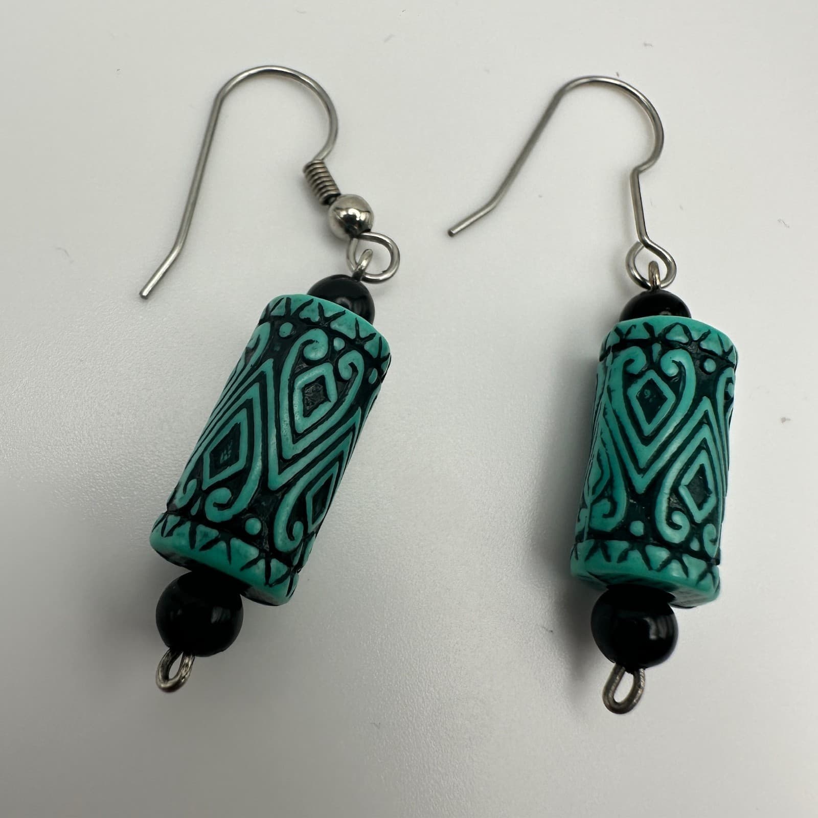 Vintage 90s Boho Teal Cylinder Drop Earrings Black Accents Tribal Pattern - Thumbnail 6