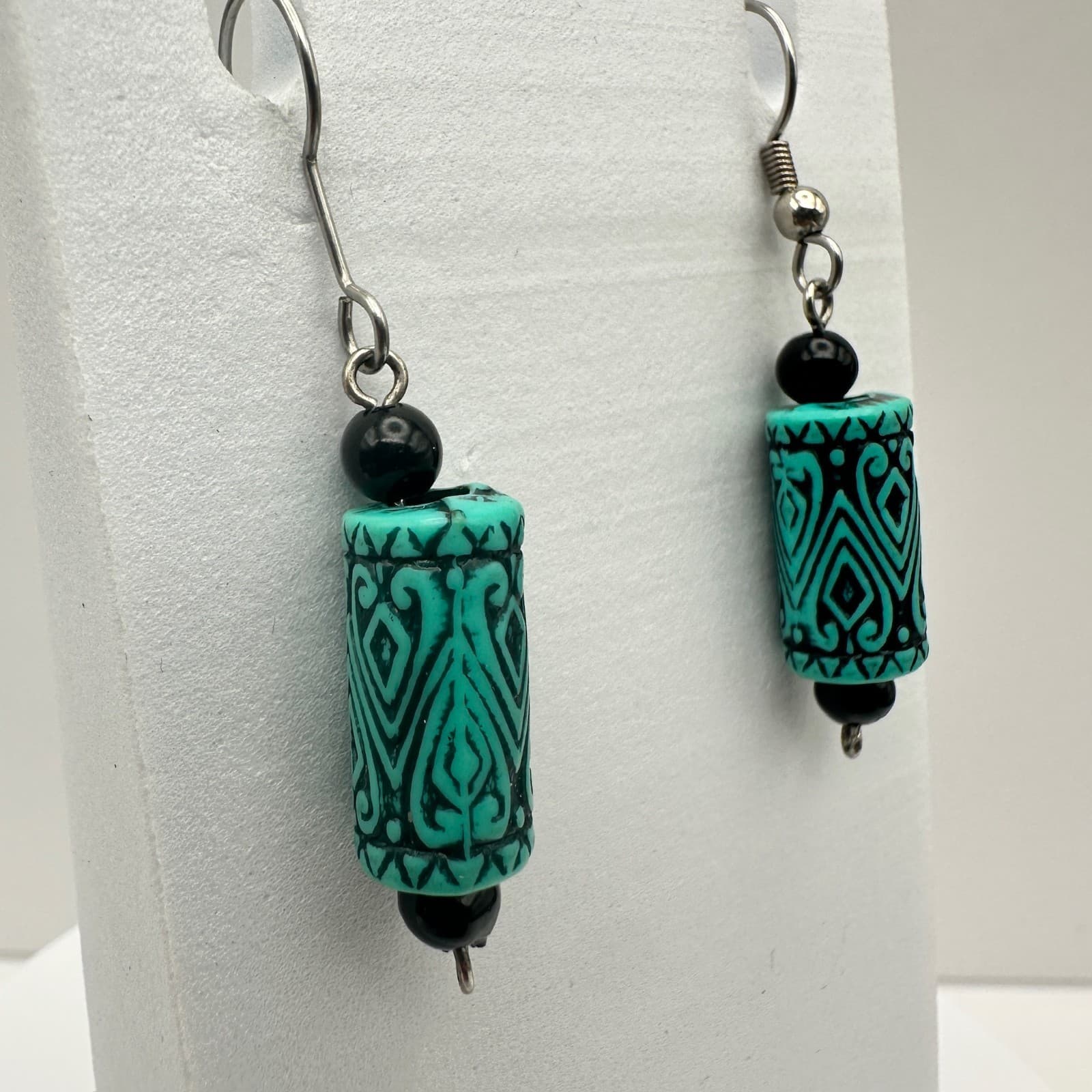 Vintage 90s Boho Teal Cylinder Drop Earrings Black Accents Tribal Pattern - Thumbnail 2