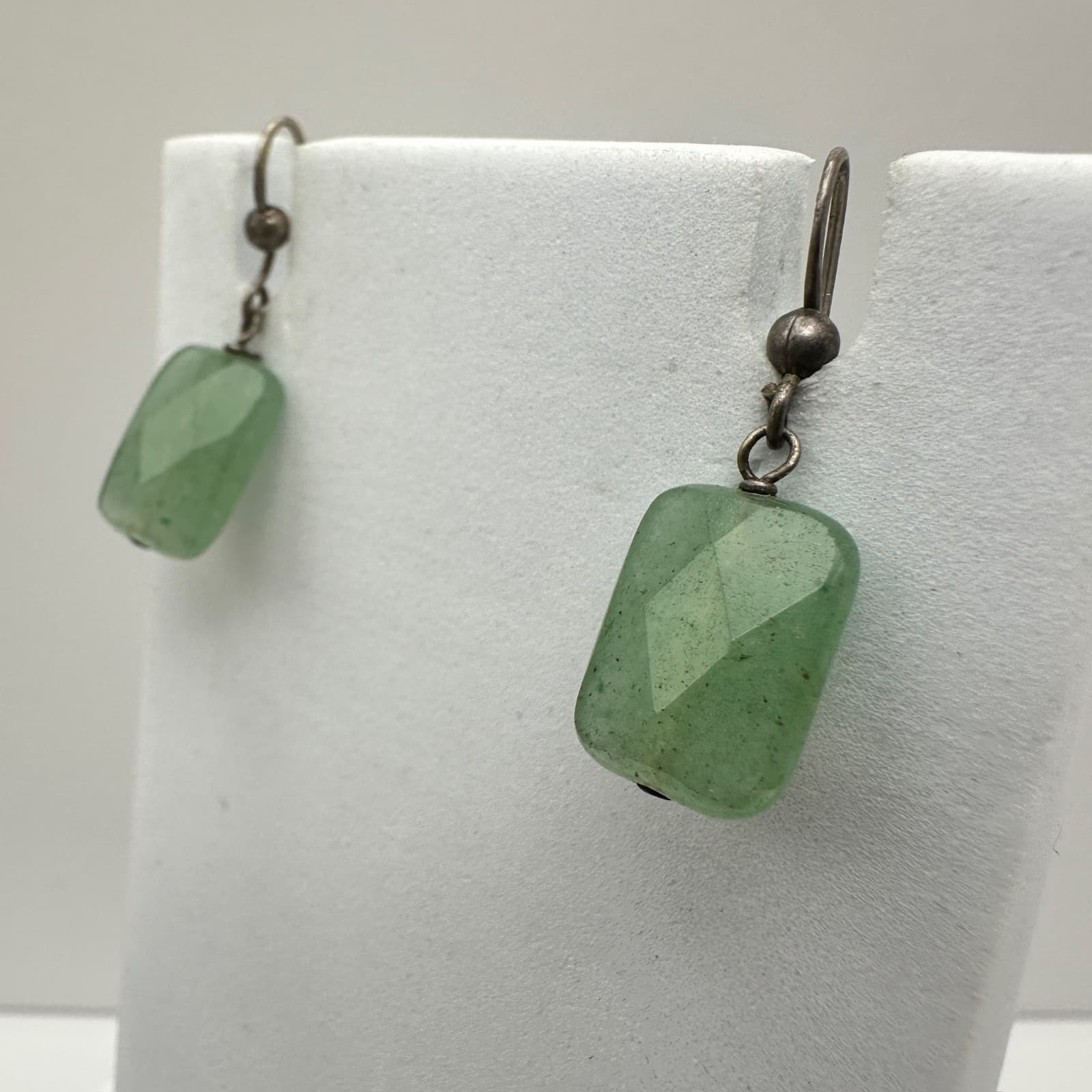 Vintage 90s Dangle Green Aventurine Stone Earrings Faceted Rectangle Silver Tone - Thumbnail 3