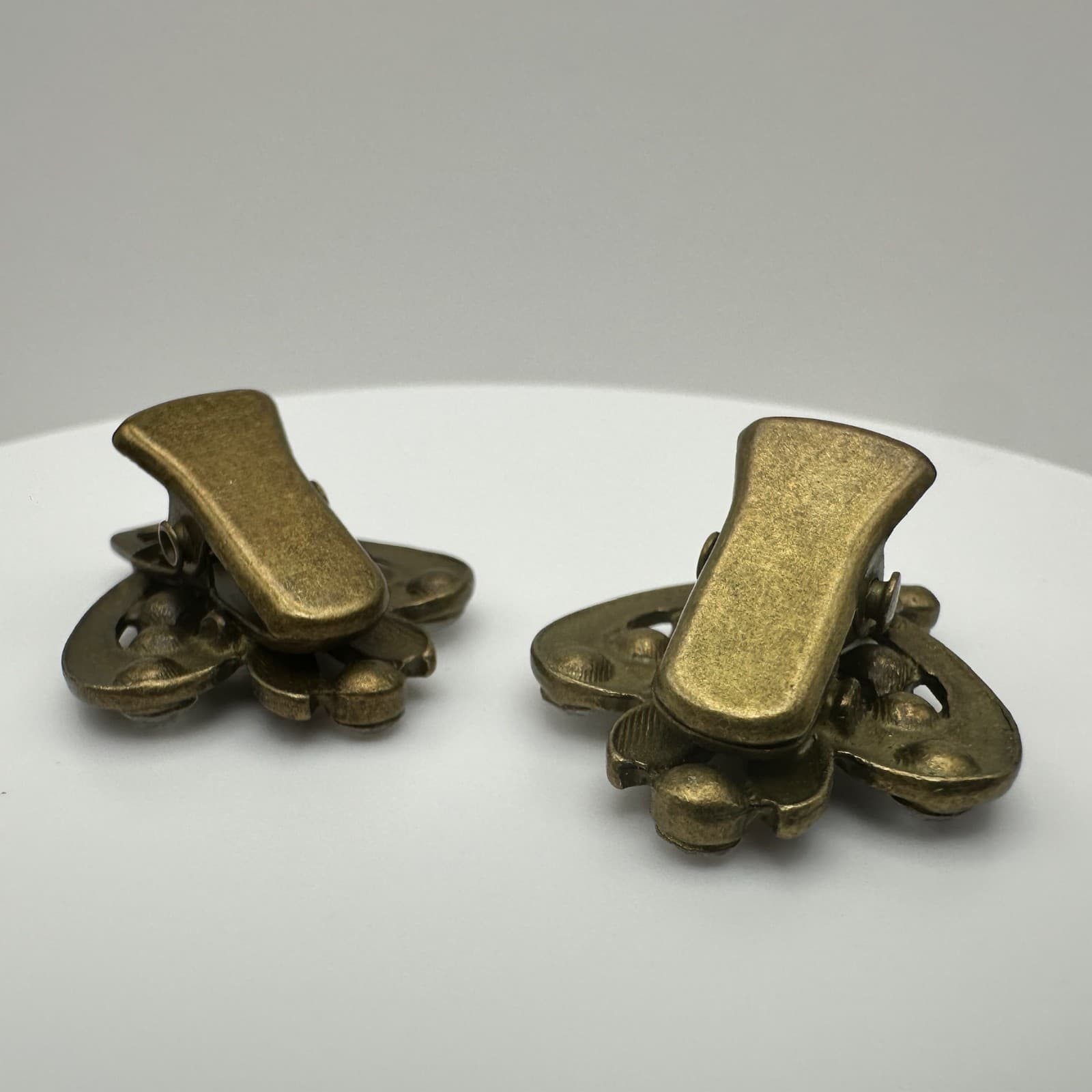 Vintage 90s Statement Clip-On Earring Bronze Tone Floral Leaf Rhinestone Jewelry - Thumbnail 6