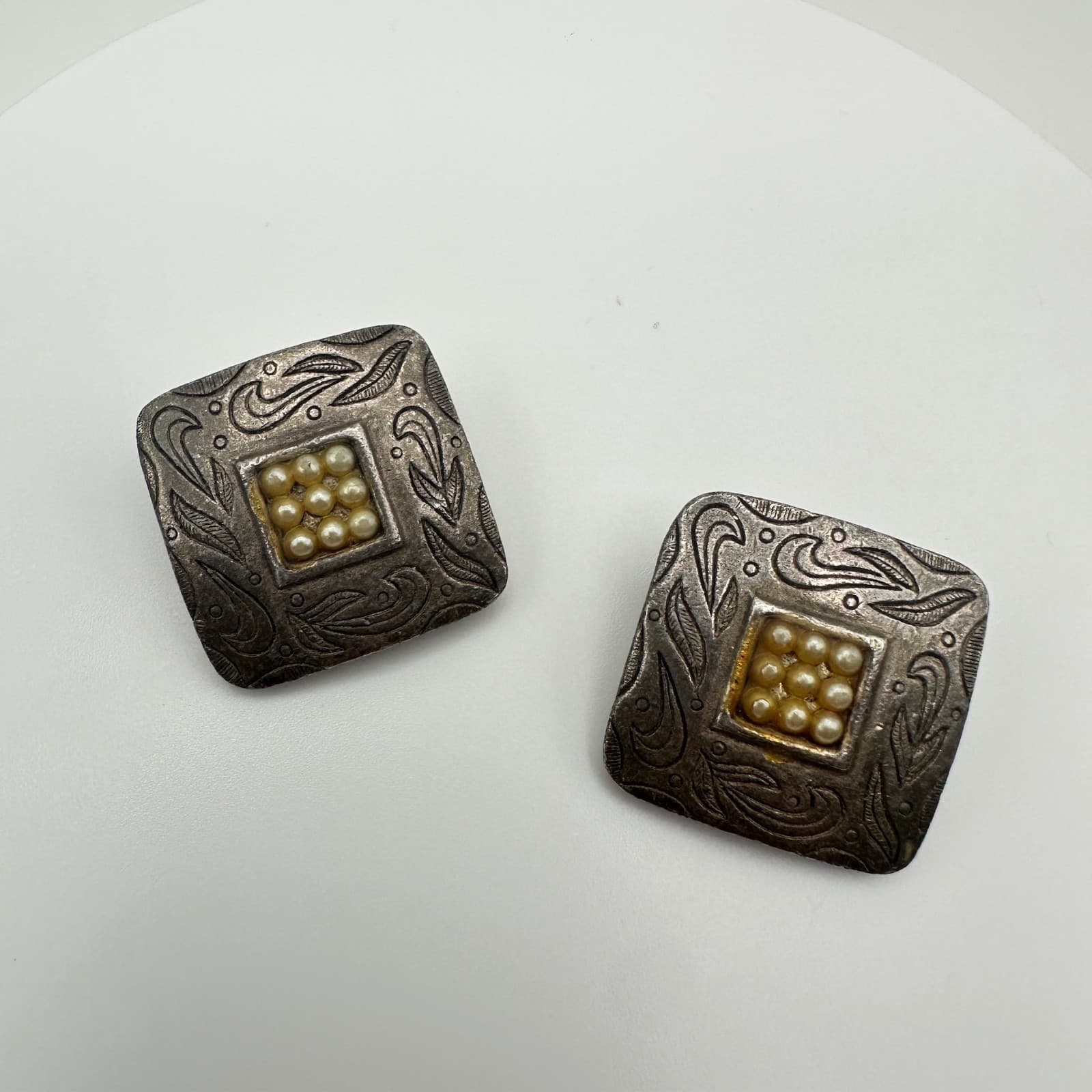 Vintage 90s 80s Square Earrings Pearl Silver Tone Engraved Western Style Jewelry - Thumbnail 6