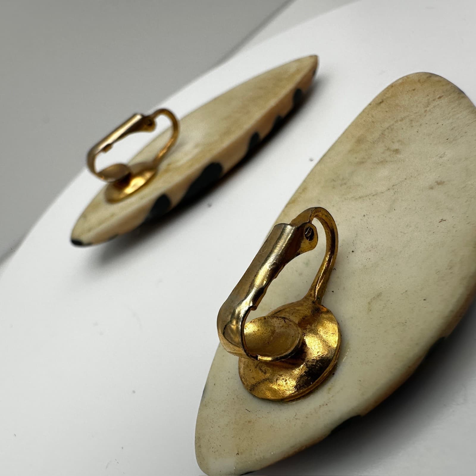 Vintage 90s Tiger Print Animal Statement Domed Clip-On Earrings Costume Jewelry - Thumbnail 6