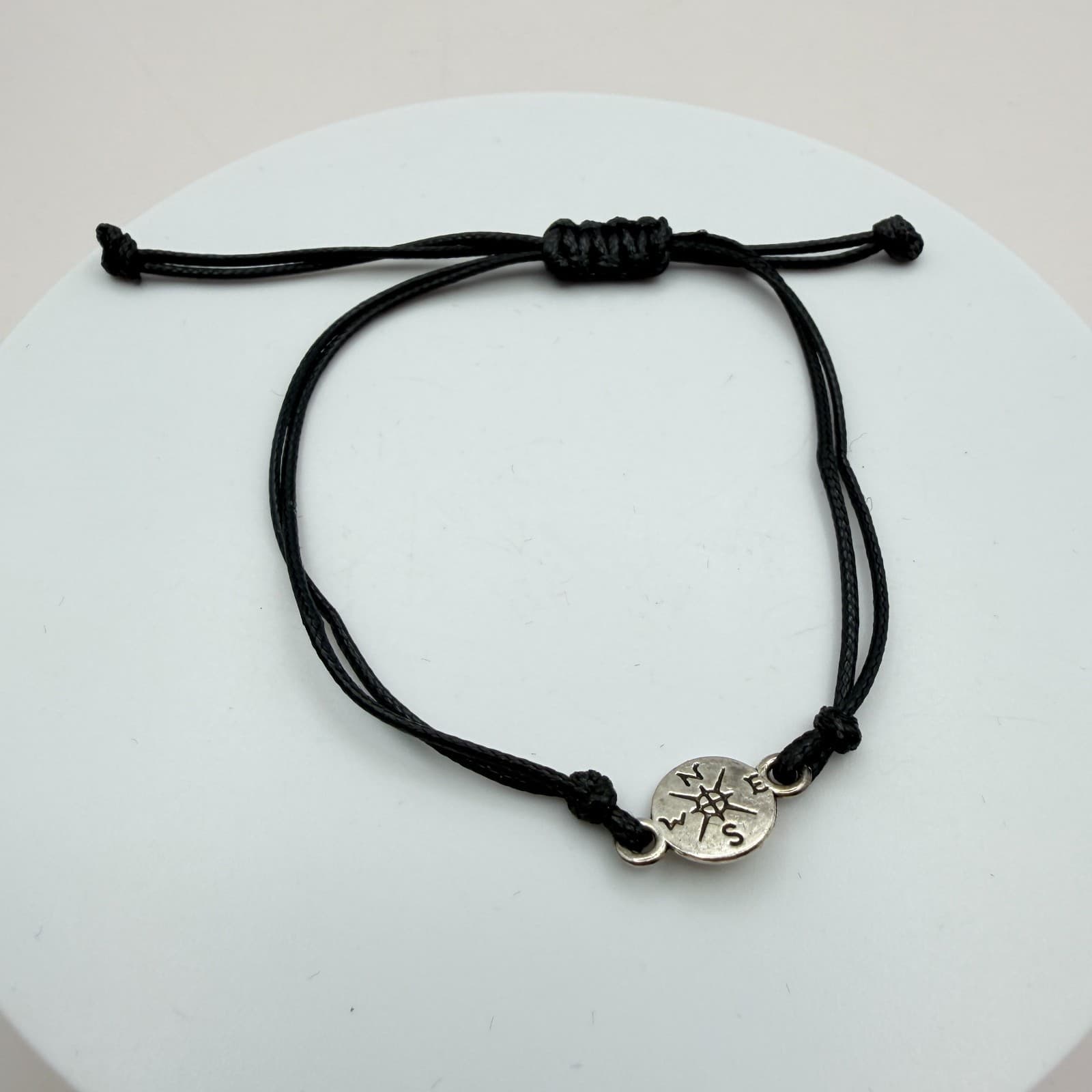 Vintage Y2K Silver Tone Black Cord Compass Bracelet Boho Unisex Classic Jewelry - Image 1