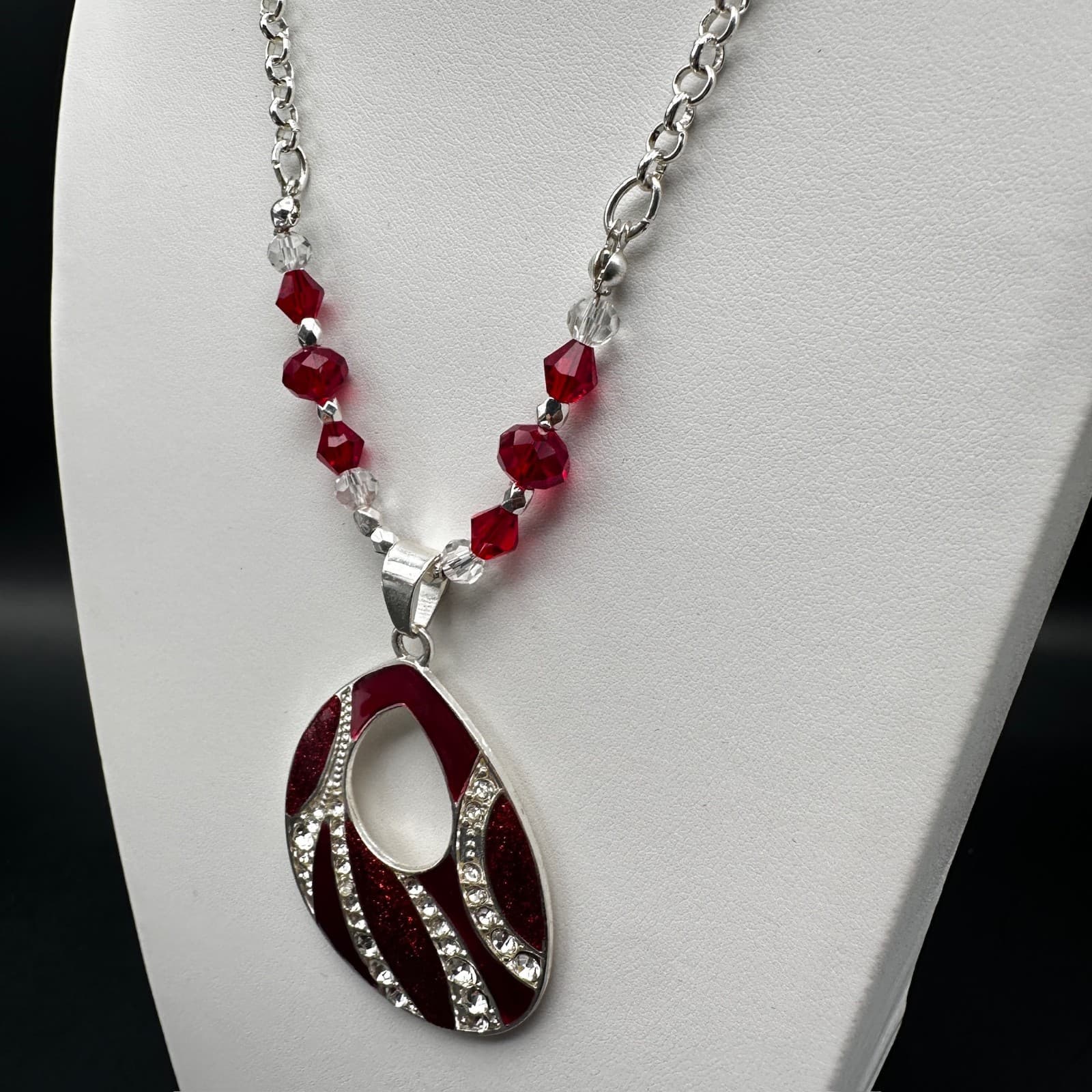 Vintage 90s Red Crystal Teardrop Pendant Necklace Silver Tone Beaded Chain - Thumbnail 7
