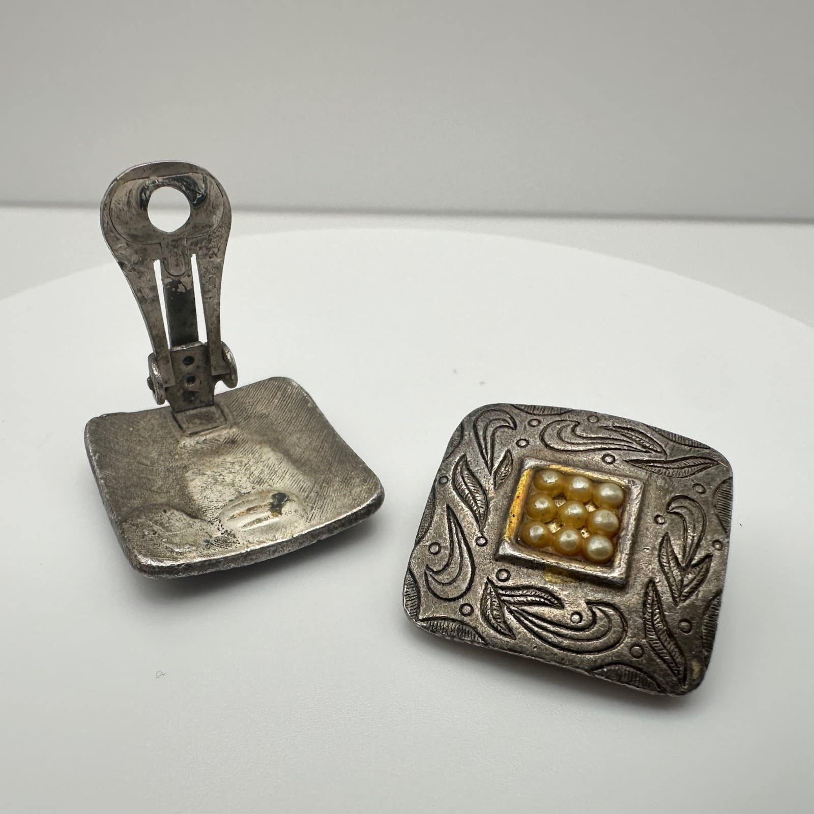 Vintage 90s 80s Square Earrings Pearl Silver Tone Engraved Western Style Jewelry - Thumbnail 8