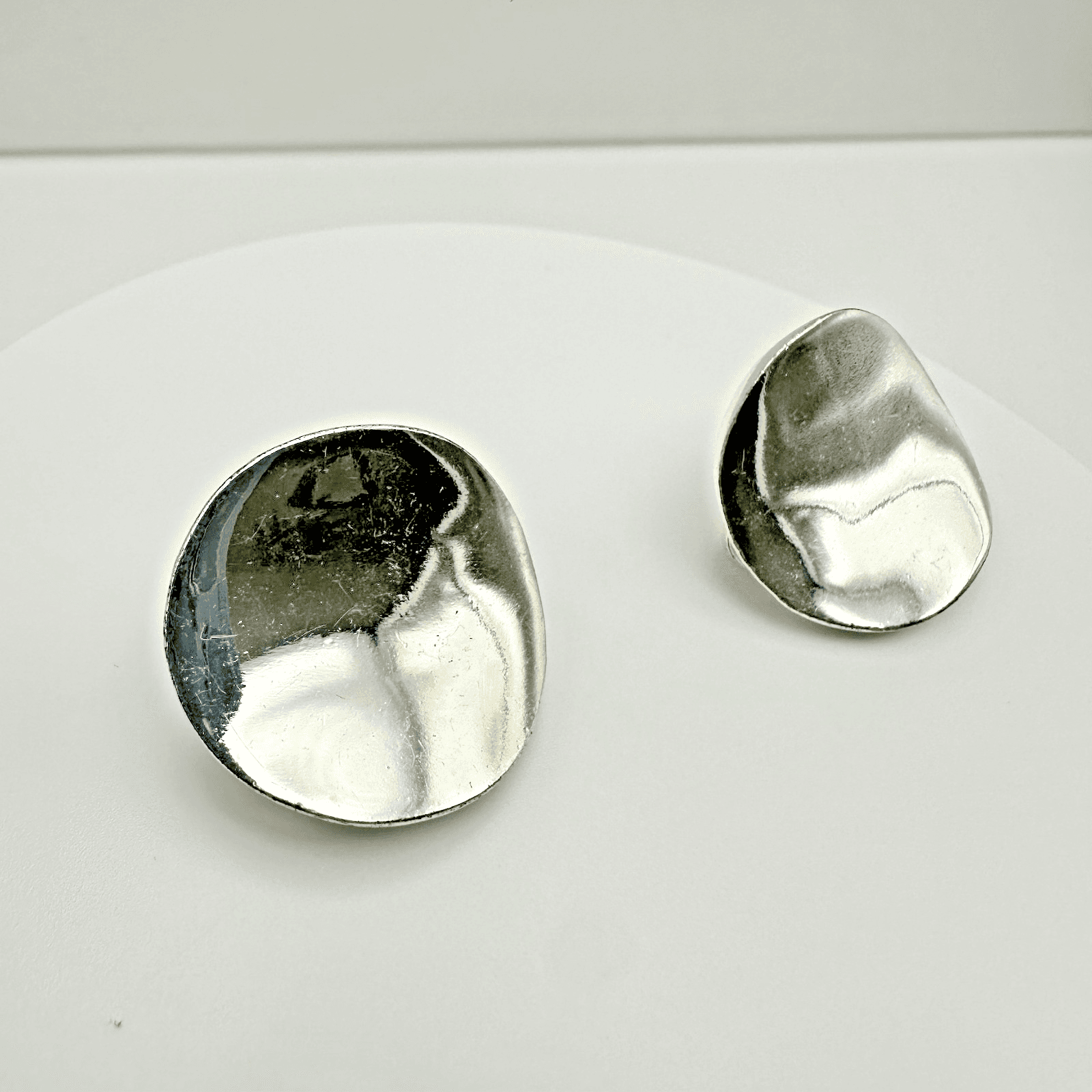 Vintage Avon Clip-On Dome Earrings Silver Tone Y2K 90s 80s Women's Jewelry - Image 1