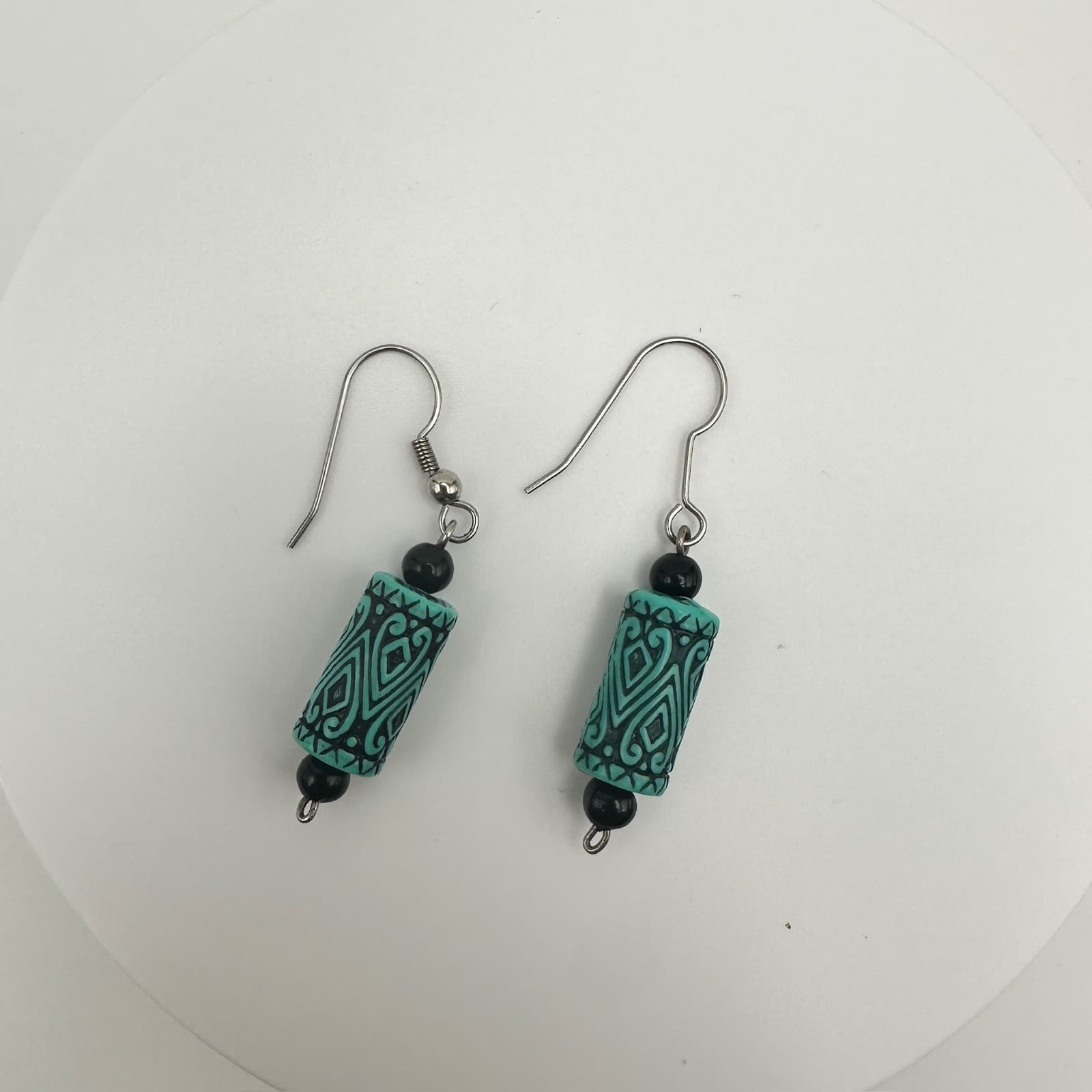 Vintage 90s Boho Teal Cylinder Drop Earrings Black Accents Tribal Pattern - Thumbnail 5