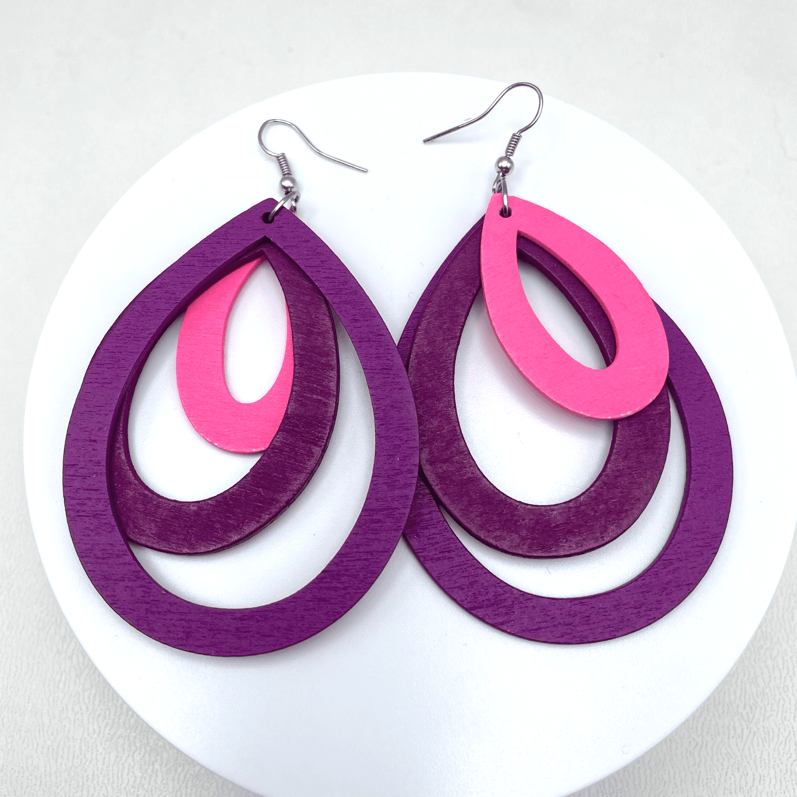 Vintage 80s Retro Pink Purple Wood Teardrop Dangle Earrings Fashion Jewelry - Image 1