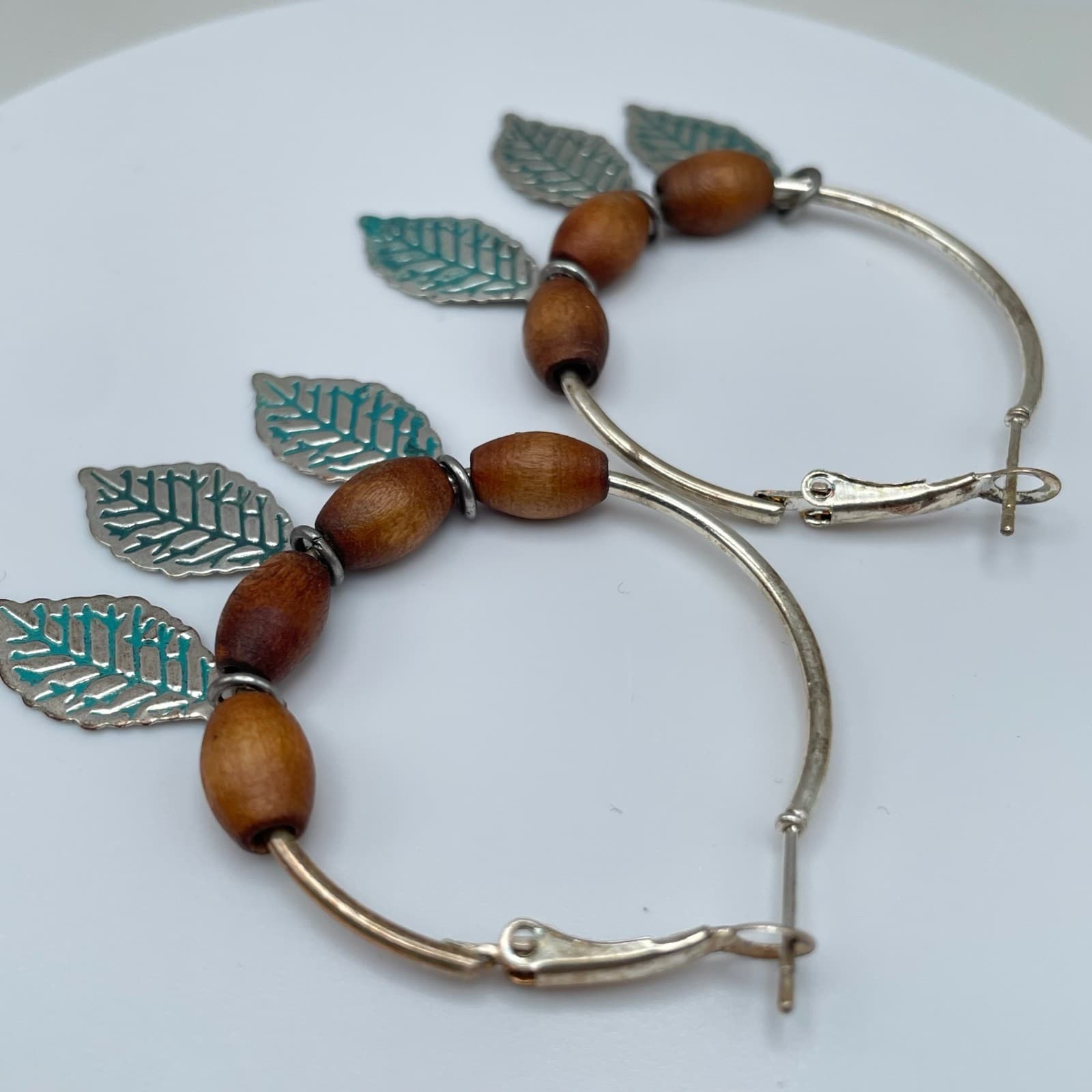Vintage 90s Boho Silver Tone Hoop Earrings Wooden Beaded Patina Leaf Jewelry - Thumbnail 7