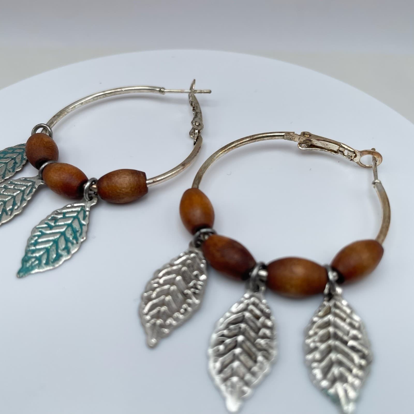 Vintage 90s Boho Silver Tone Hoop Earrings Wooden Beaded Patina Leaf Jewelry - Thumbnail 3