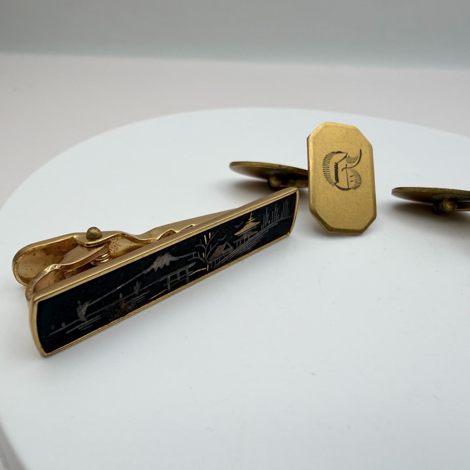 Vintage 90s Gold Tone Tie Clip Cufflinks Set Men's Classic Fashion Jewelry - Thumbnail 3