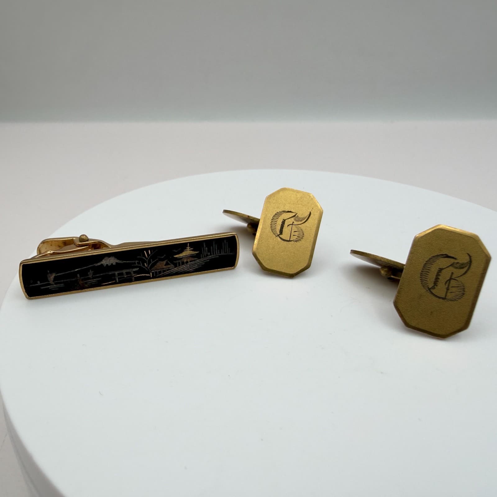 Vintage 90s Gold Tone Tie Clip Cufflinks Set Men's Classic Fashion Jewelry - Thumbnail 4