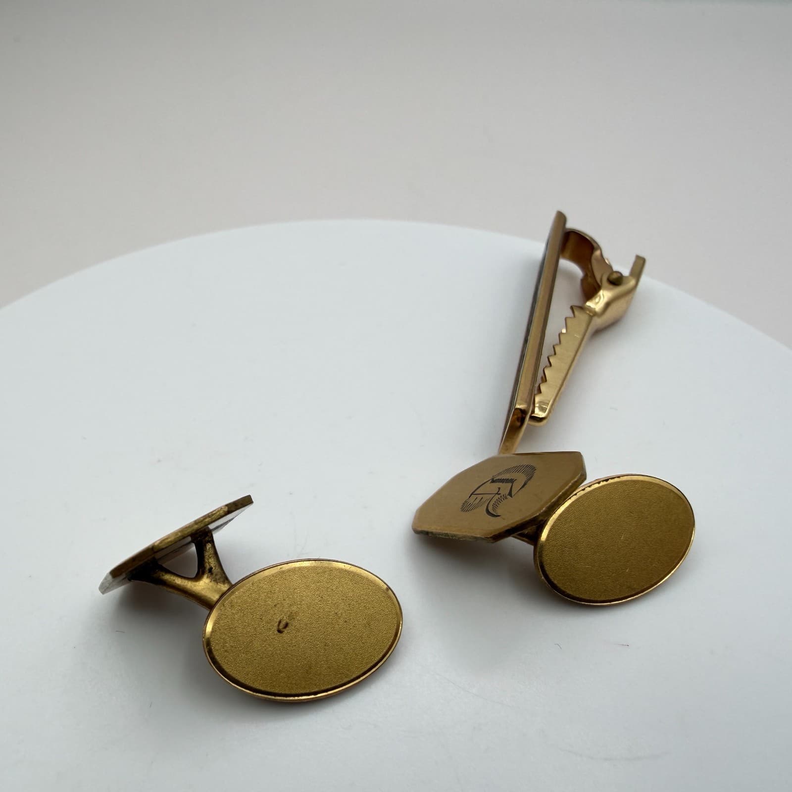Vintage 90s Gold Tone Tie Clip Cufflinks Set Men's Classic Fashion Jewelry - Thumbnail 6