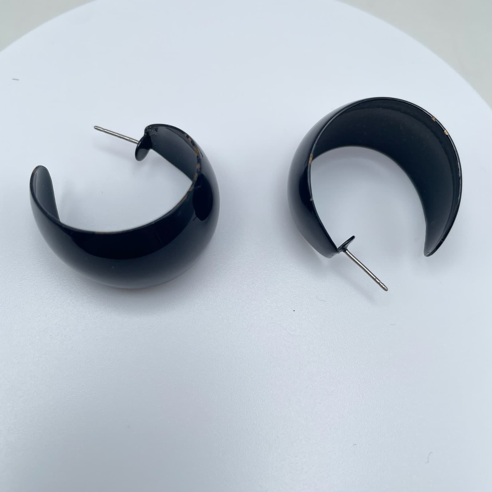 Vintage 80s Black Enamel Wide Hoop Earrings Women's Classic Fashion Jewelry - Thumbnail 2