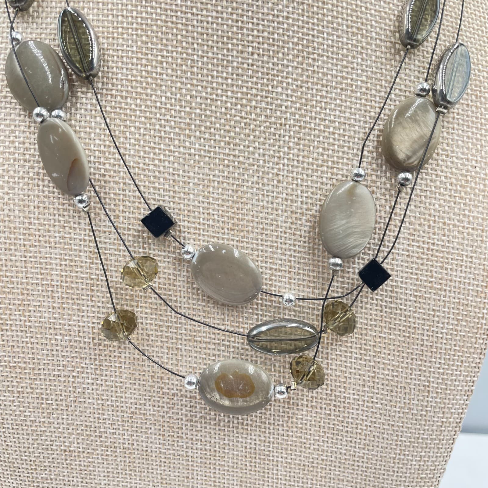 Silver-Tone Translucent Floating Beads Triple-Stranded Station Lobster Necklace - Thumbnail 3